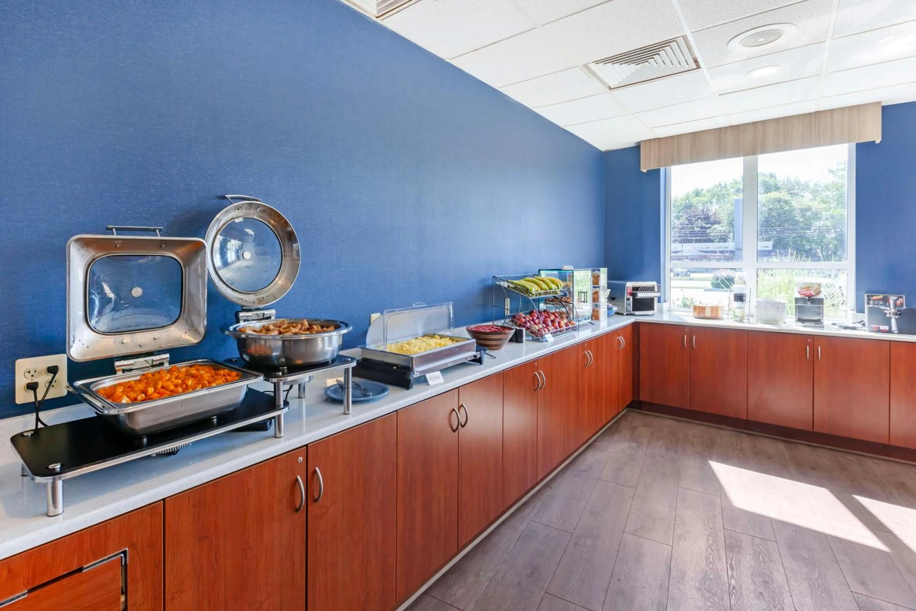 Breakfast in Best Western Summit Inn