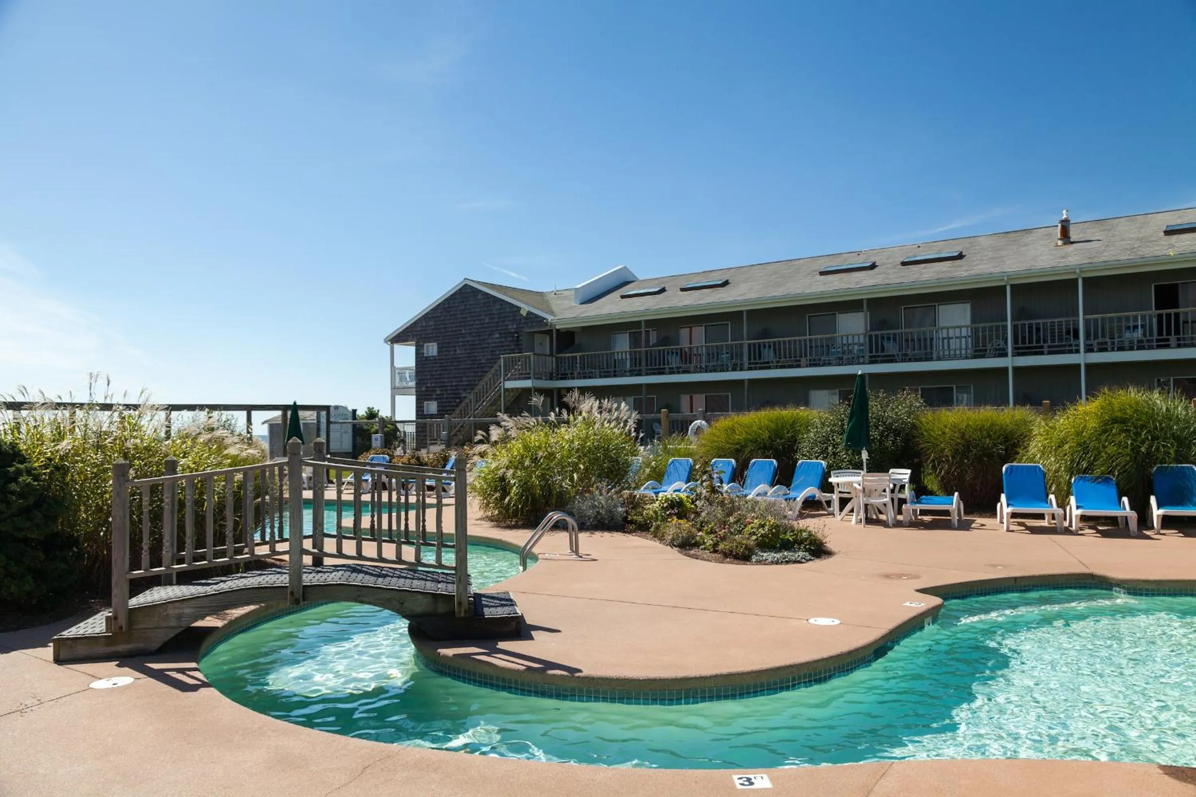 Property building in Riviera Beach Resort