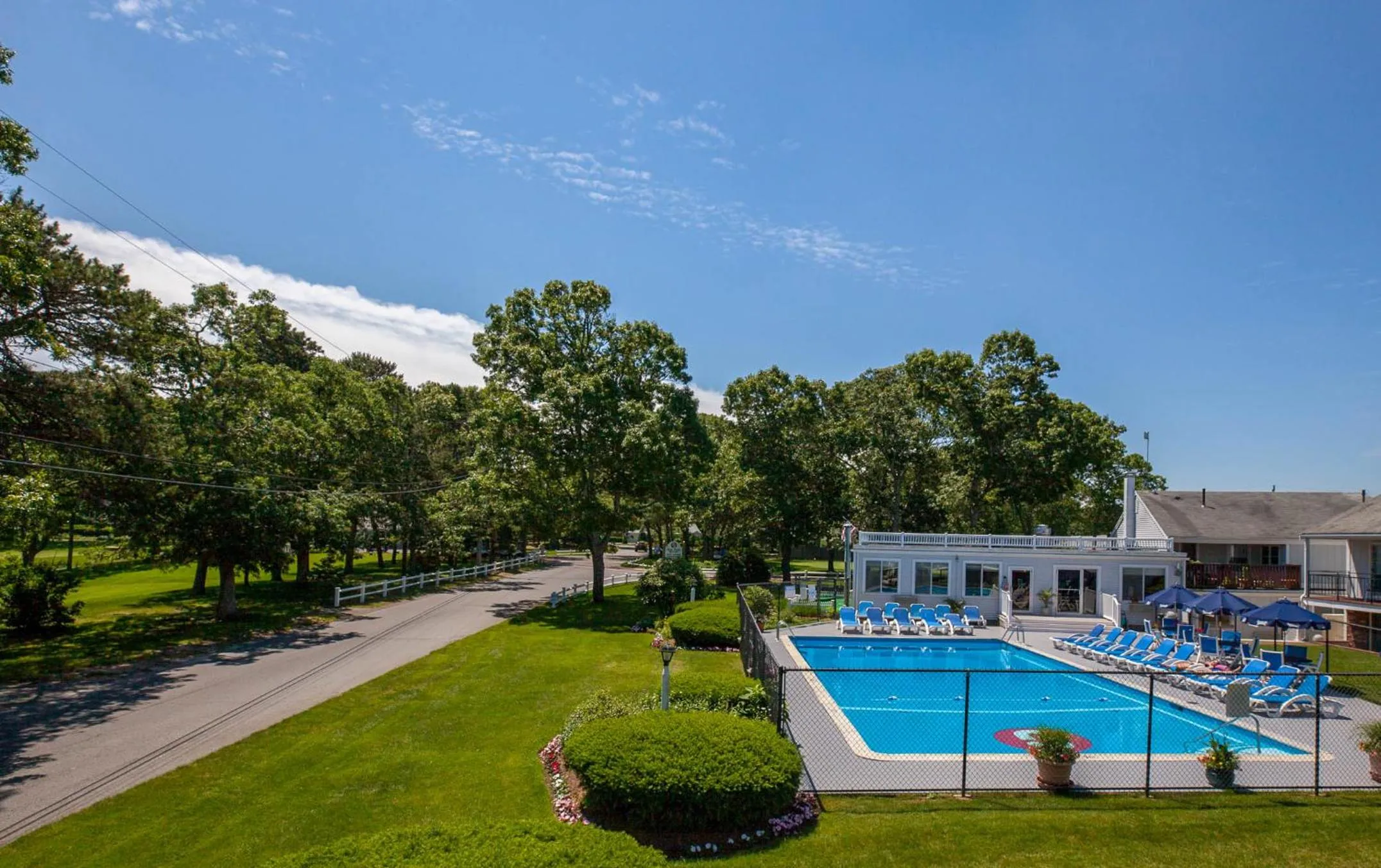 Swimming pool in Blue Rock Resort
