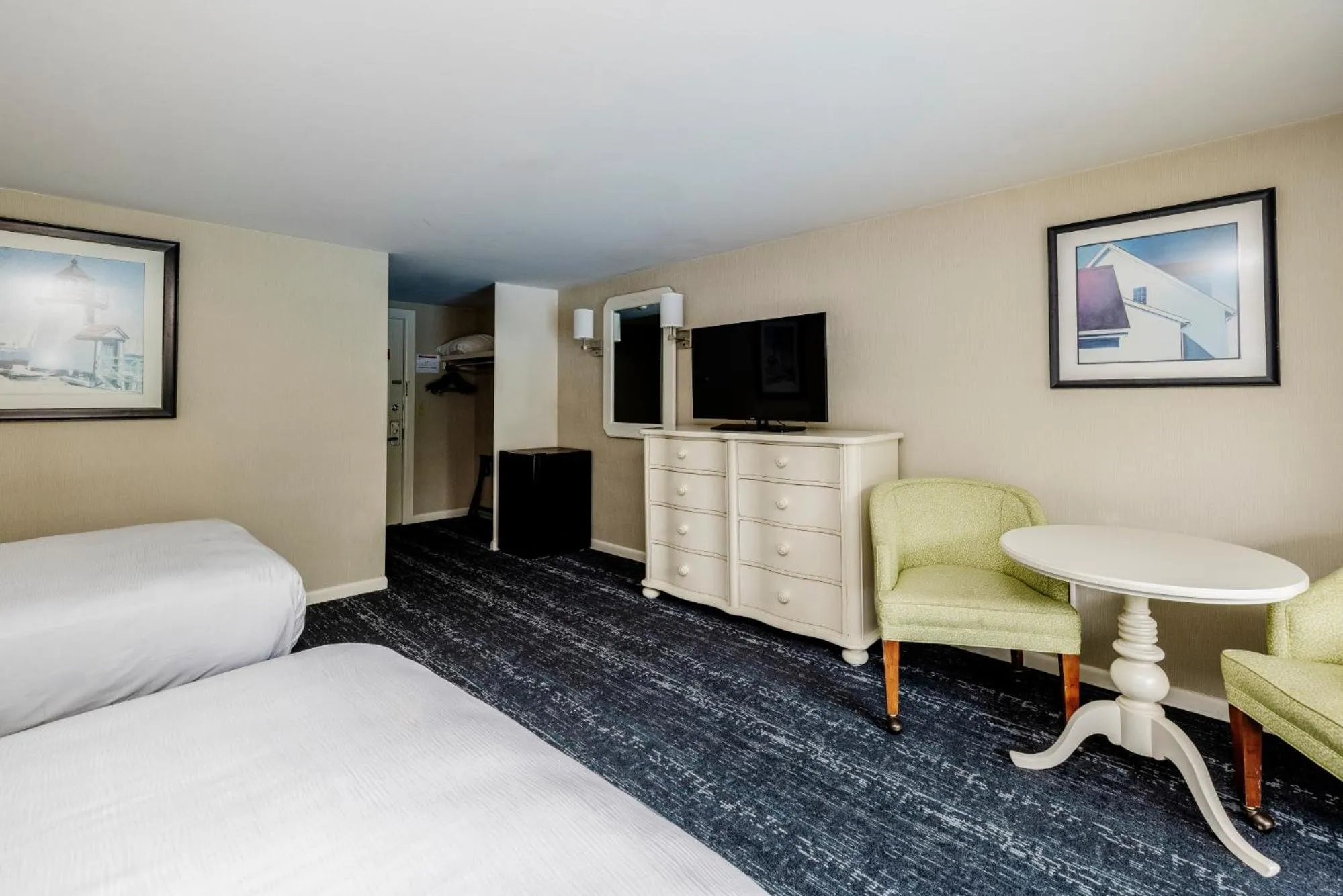 Bedroom, Bed in Blue Rock Resort