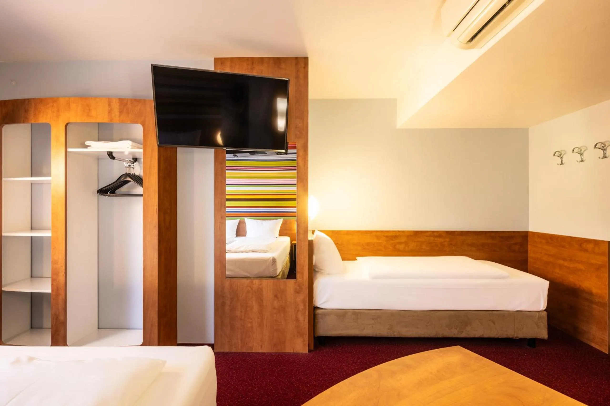 Photo of the whole room, Bed in Hotel Rhynern Nord