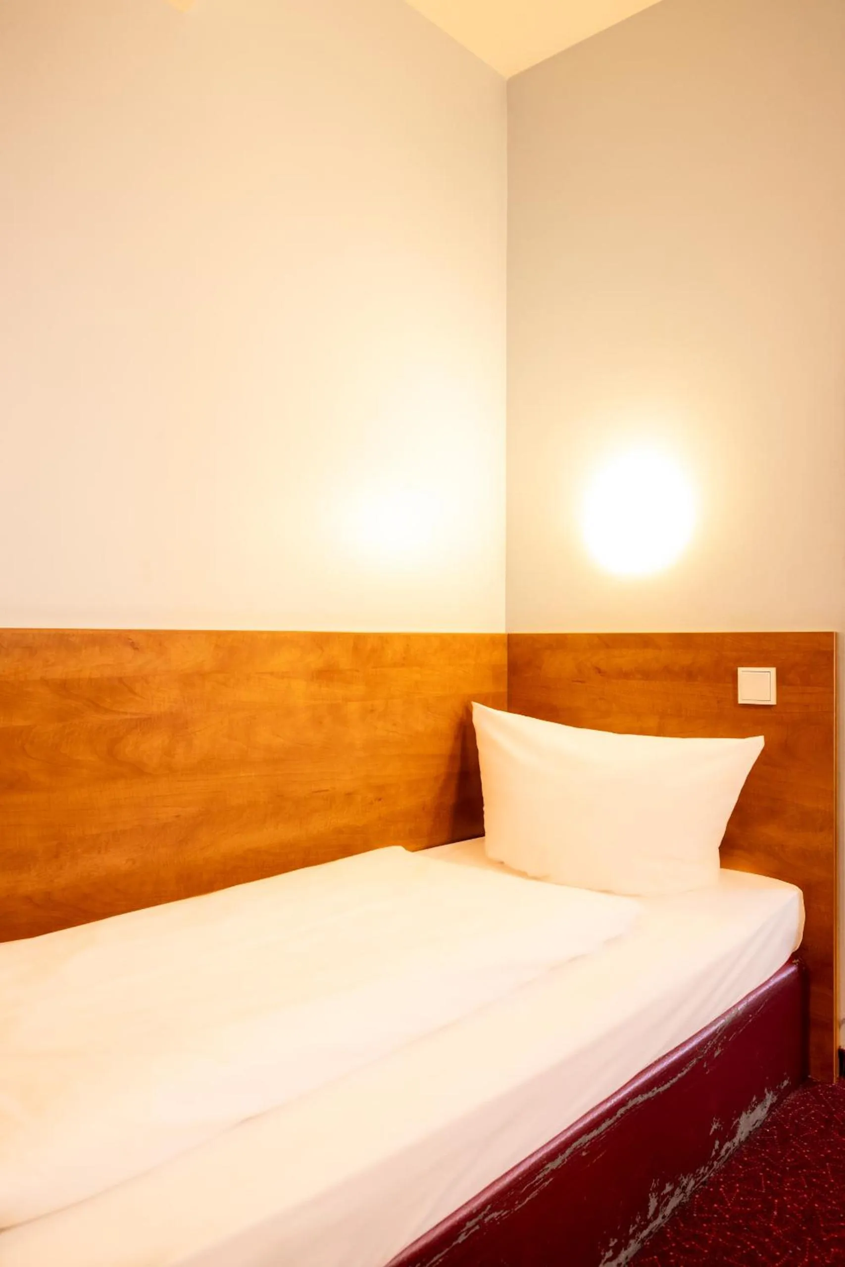 Photo of the whole room, Bed in Hotel Rhynern Nord