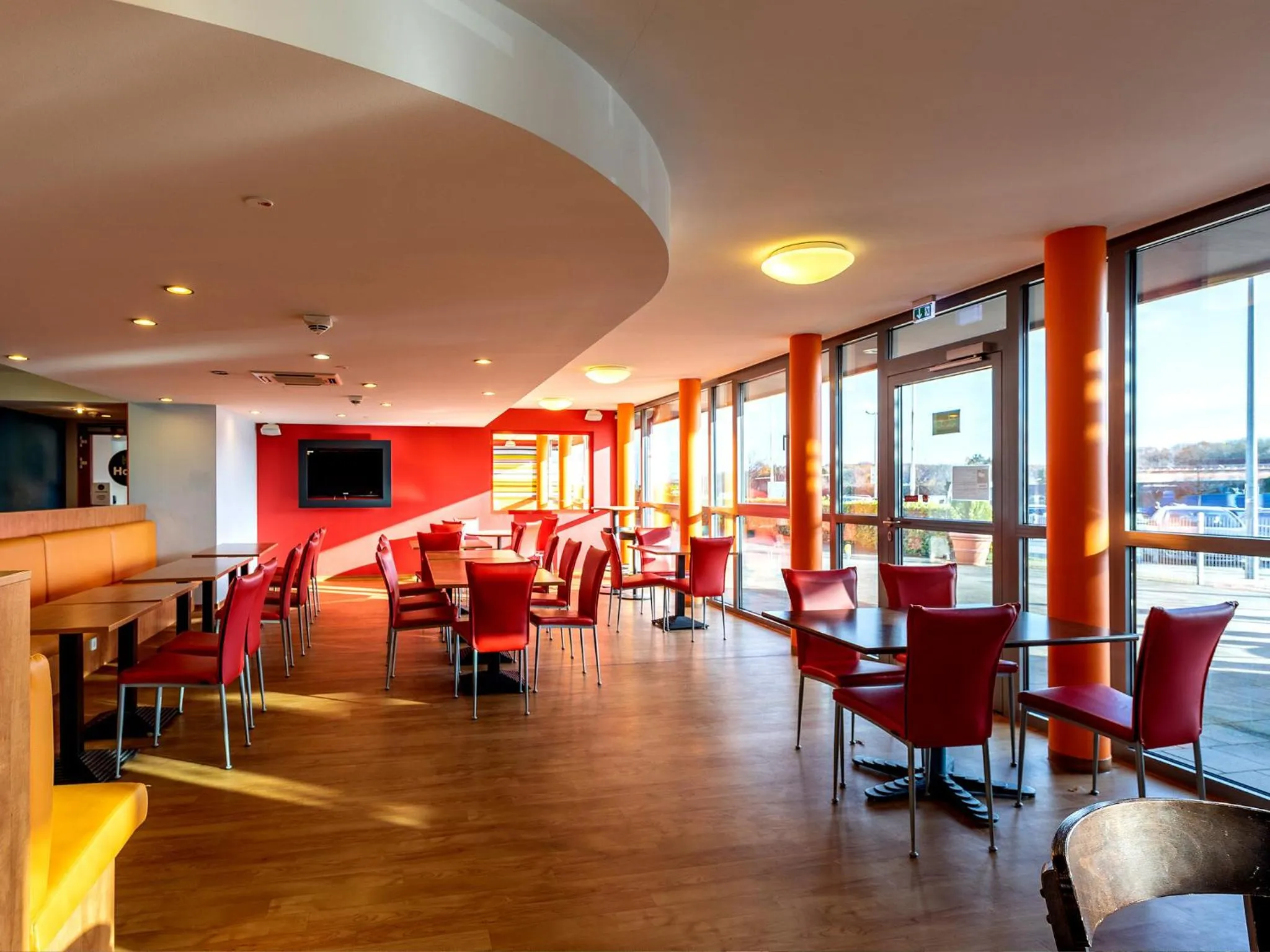 Restaurant/places to eat in Hotel Rhynern Nord