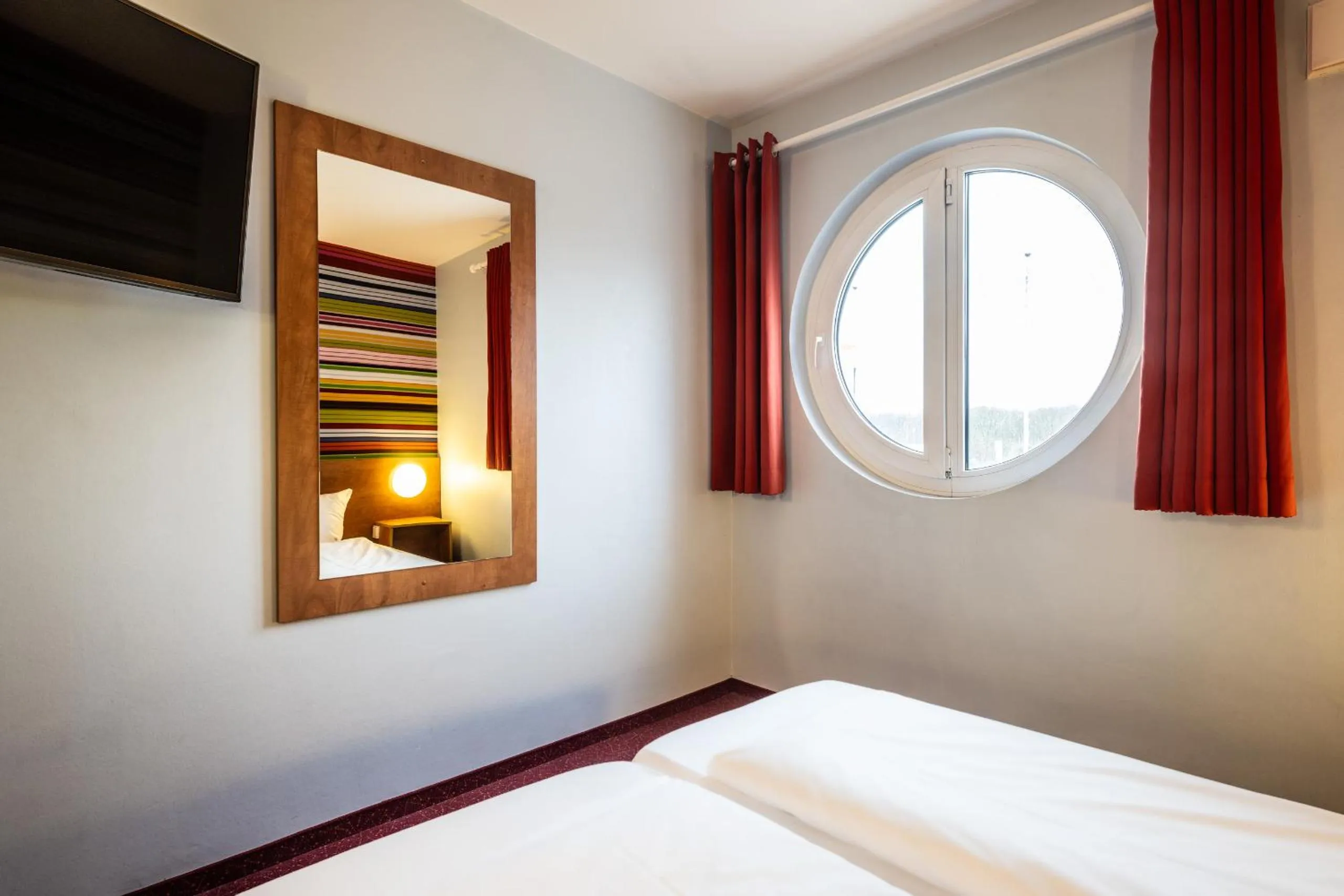 Photo of the whole room, Bed in Hotel Rhynern Nord