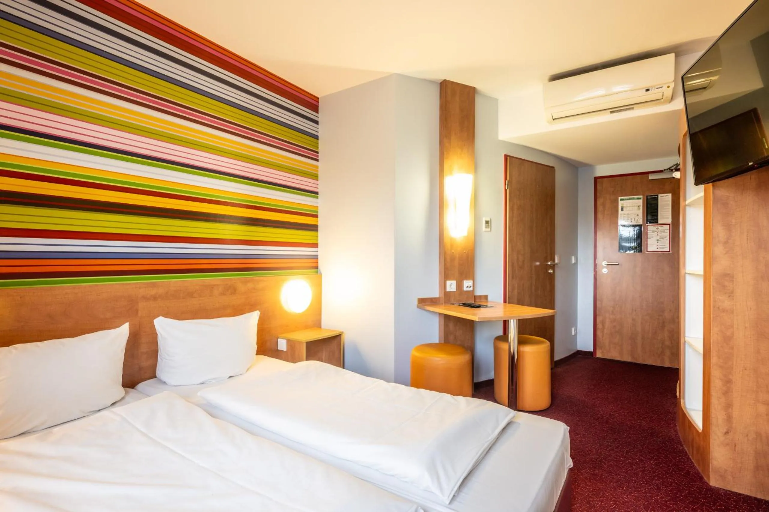 Photo of the whole room, Bed in Hotel Rhynern Nord