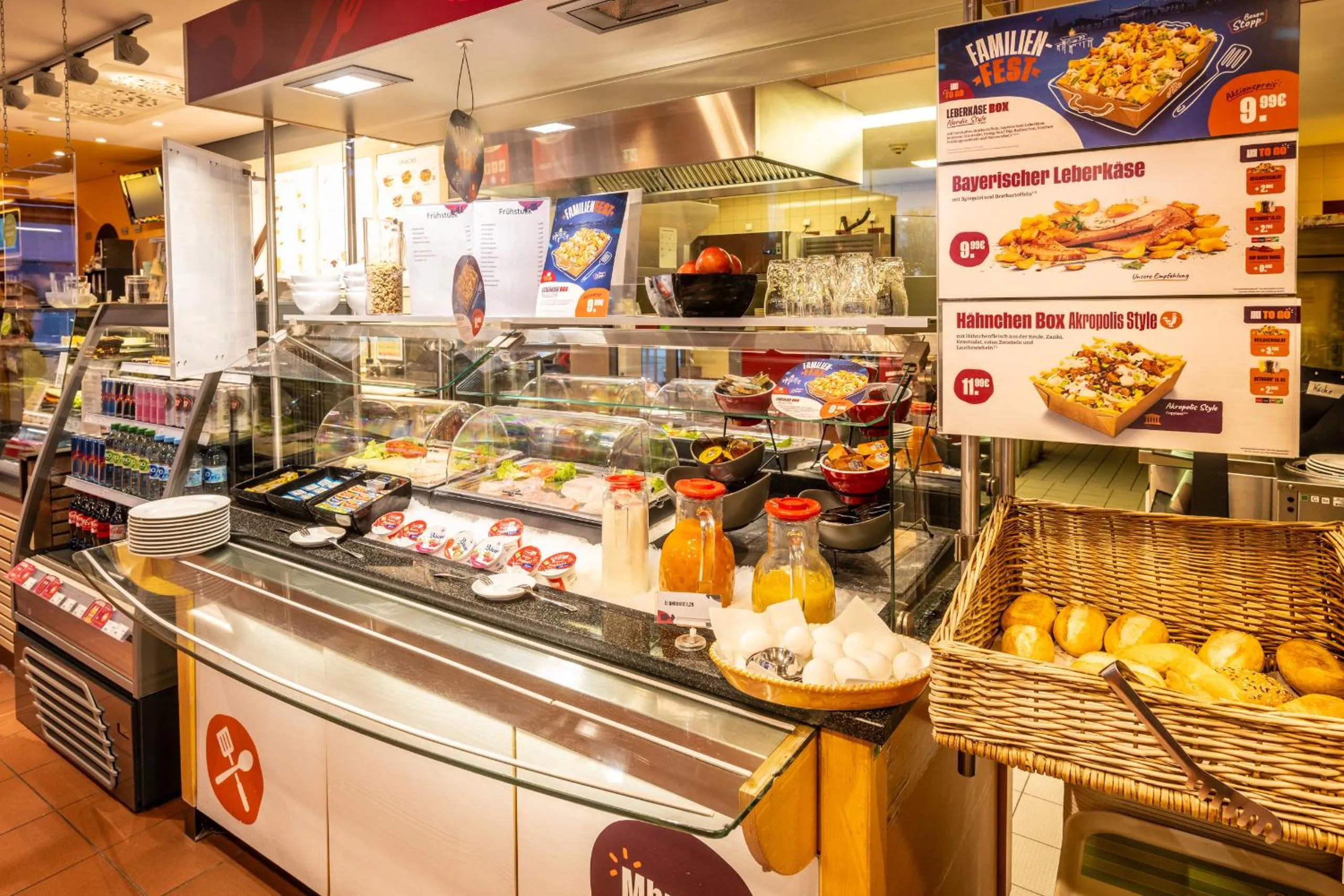 Restaurant/places to eat in Hotel Rhynern Nord