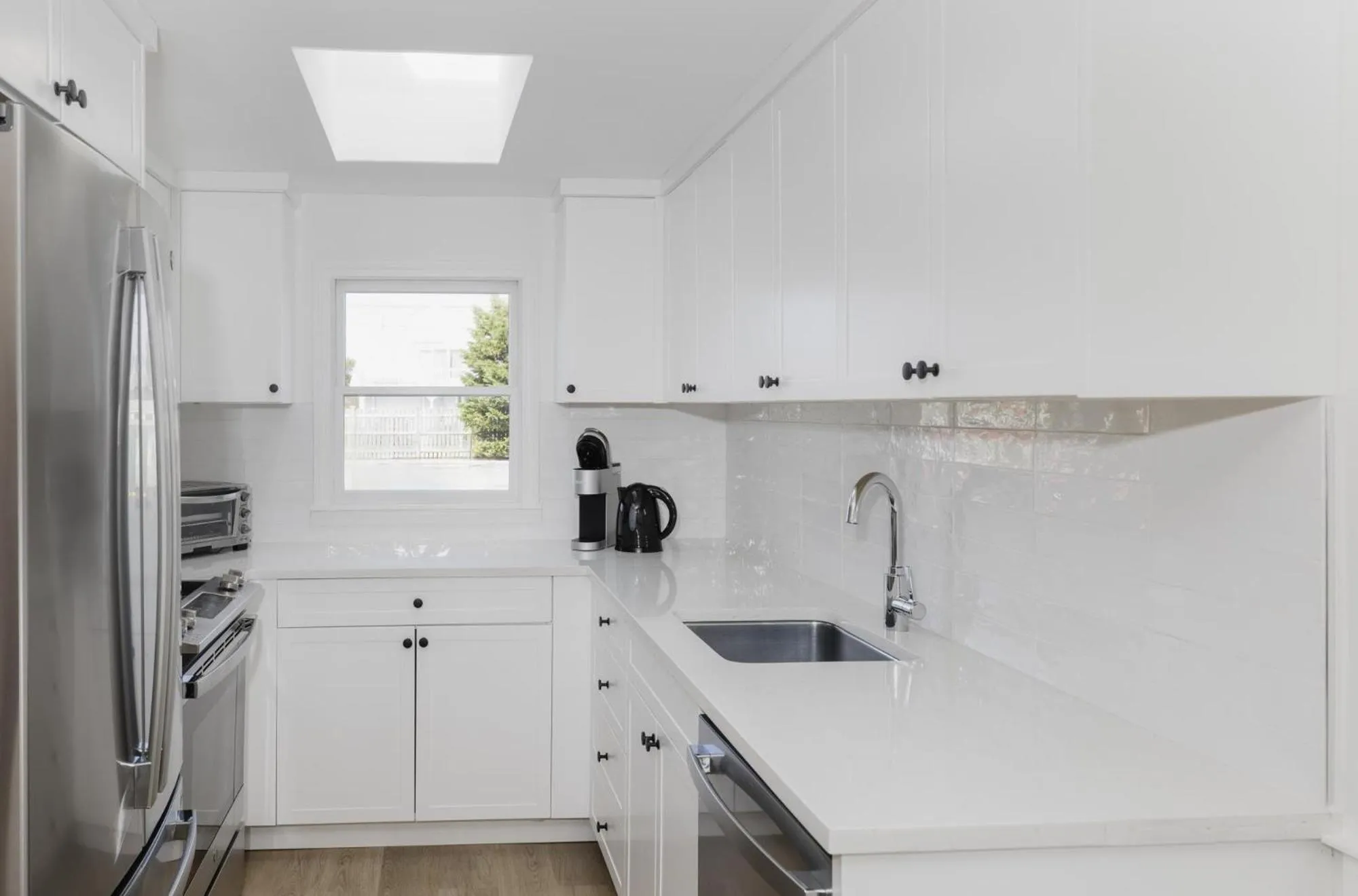 Photo of the whole room in Red Jacket Beach Resort