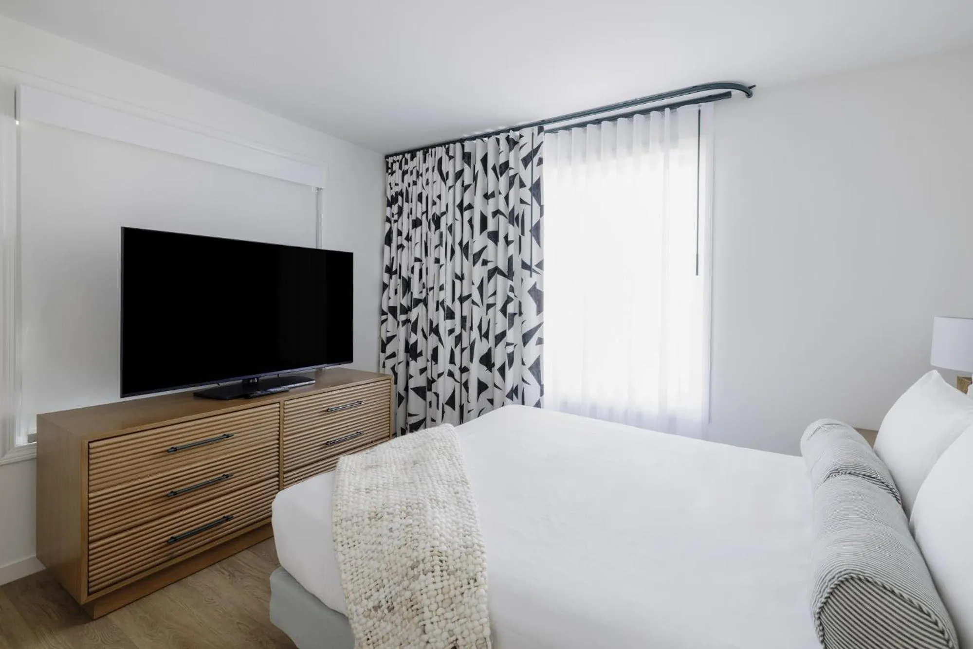 Photo of the whole room, Bed in Red Jacket Beach Resort