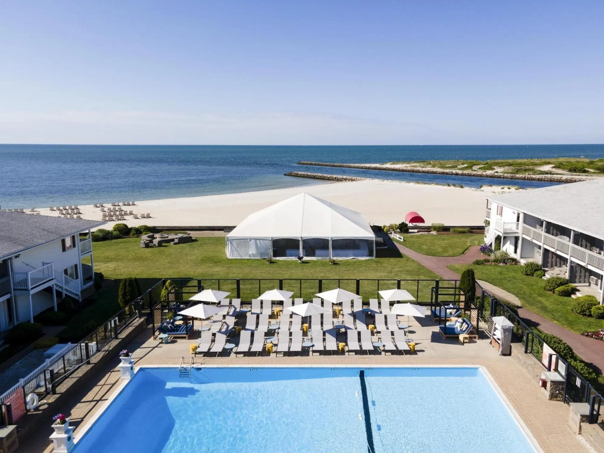Pool view in Red Jacket Beach Resort