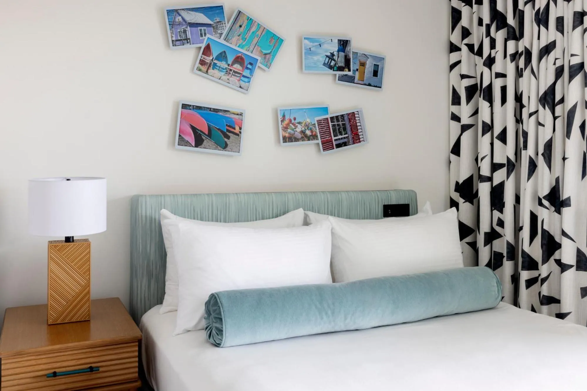 Bed in Red Jacket Beach Resort