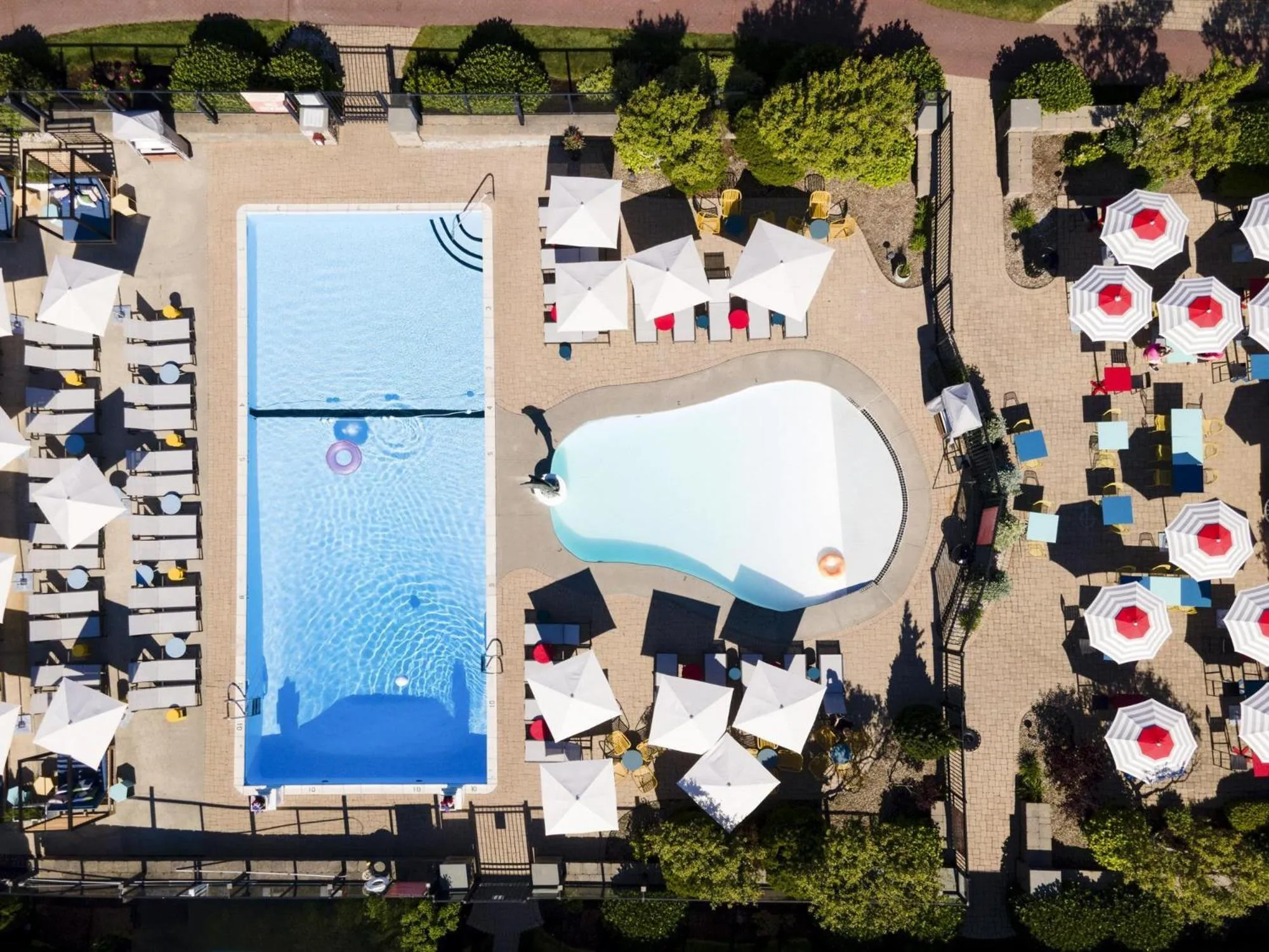 Pool view in Red Jacket Beach Resort