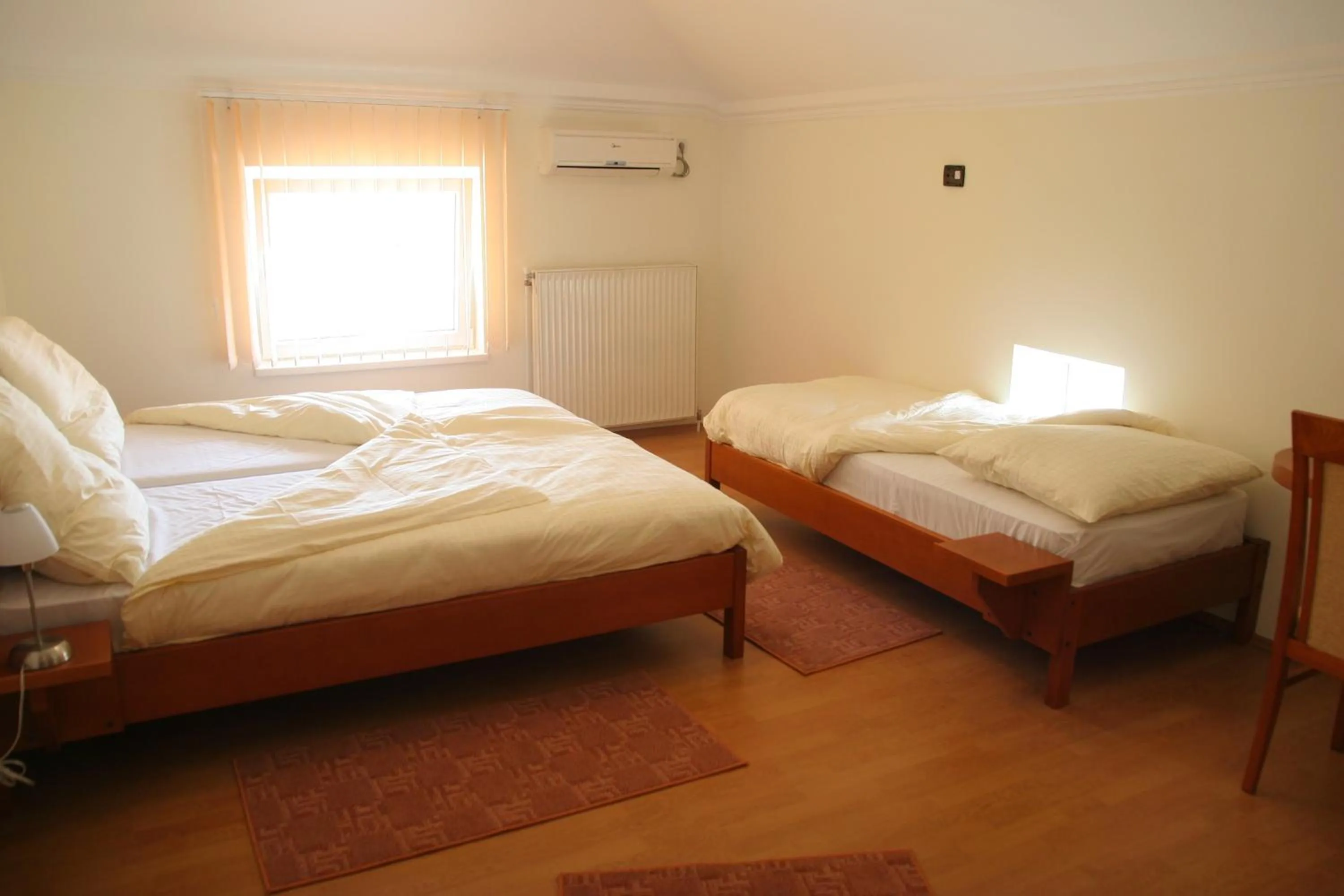 Photo of the whole room, Bed in Konak Požarevac