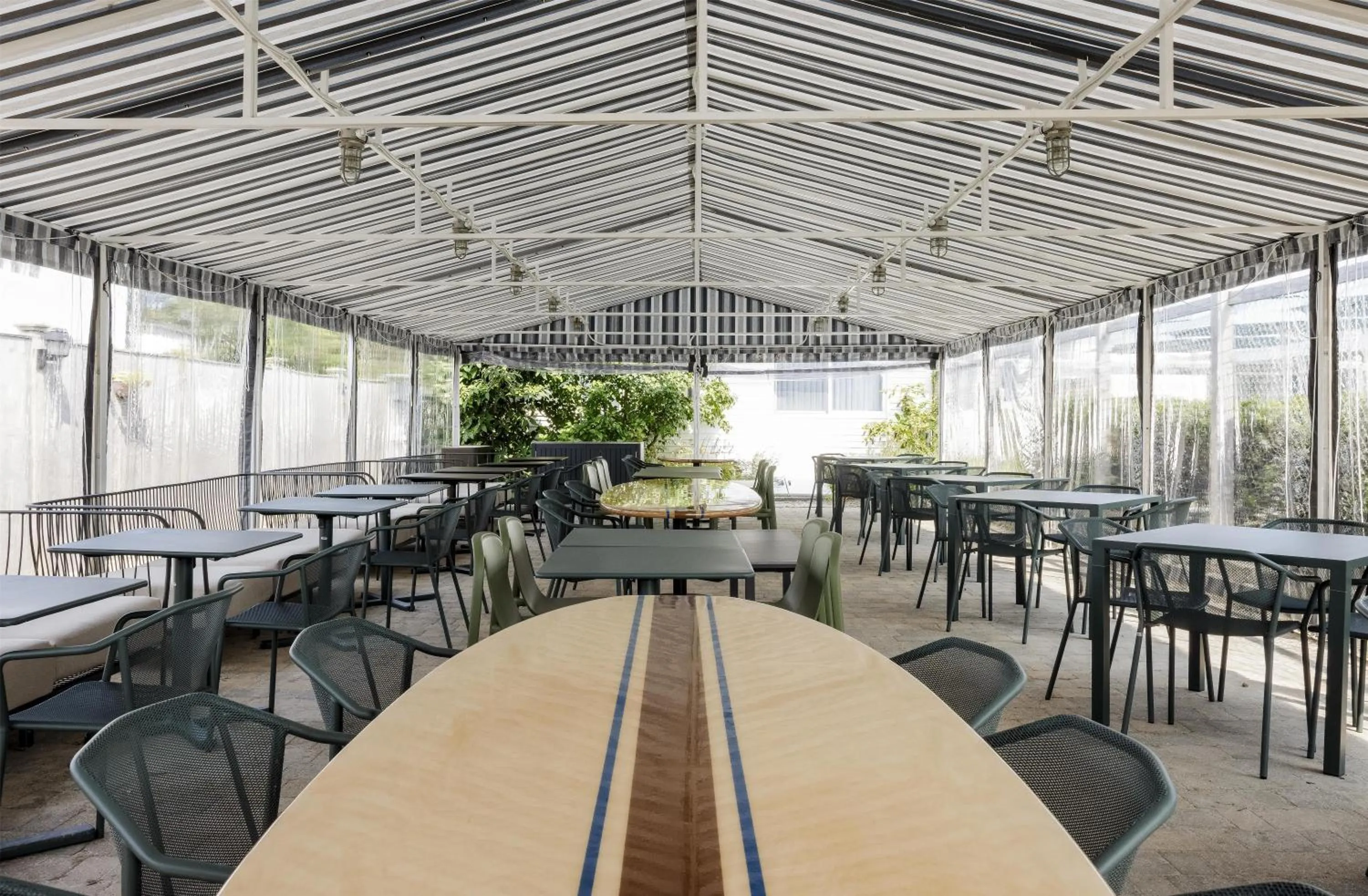 Restaurant/places to eat in Blue Water Resort