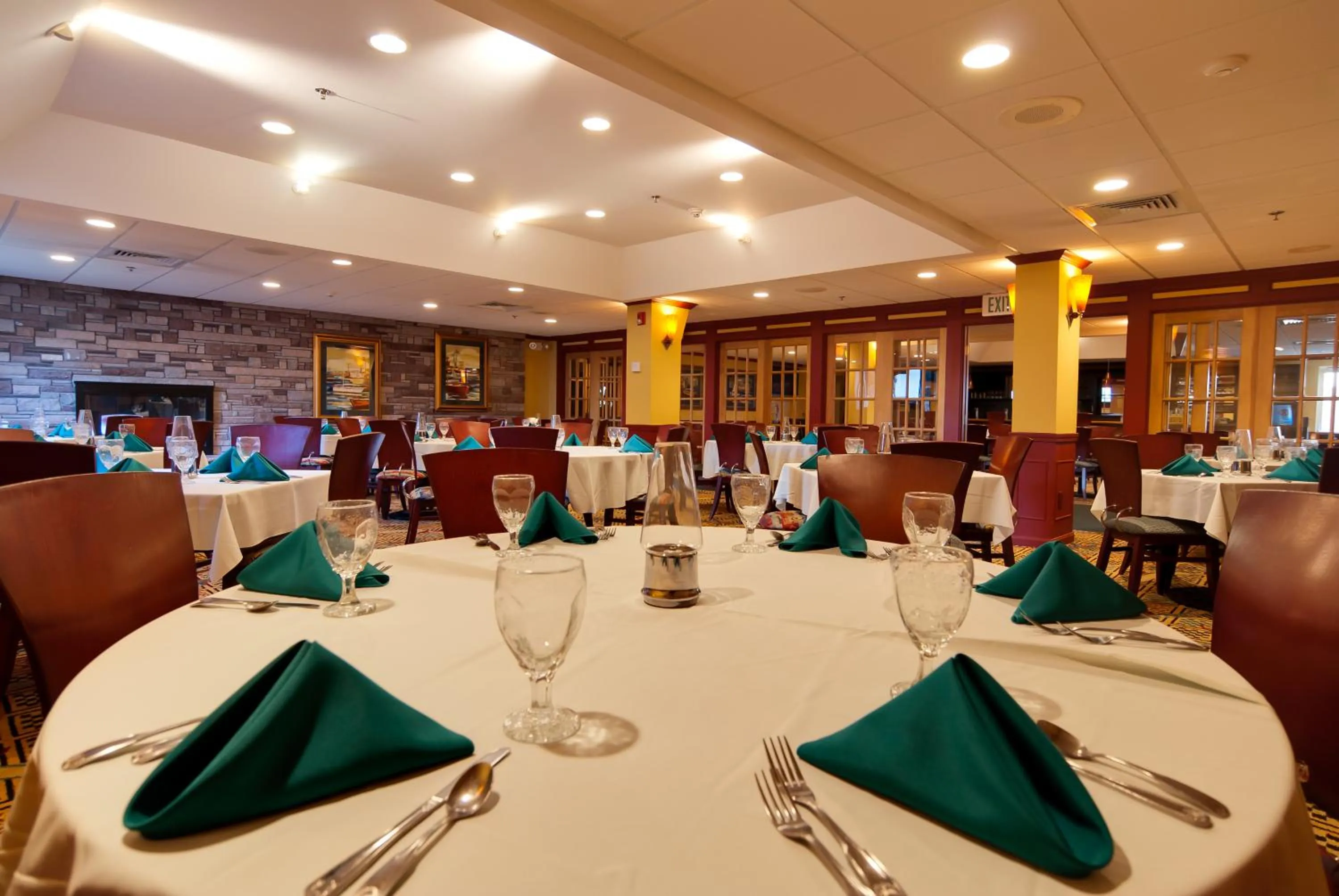 Restaurant/places to eat in Blue Water Resort