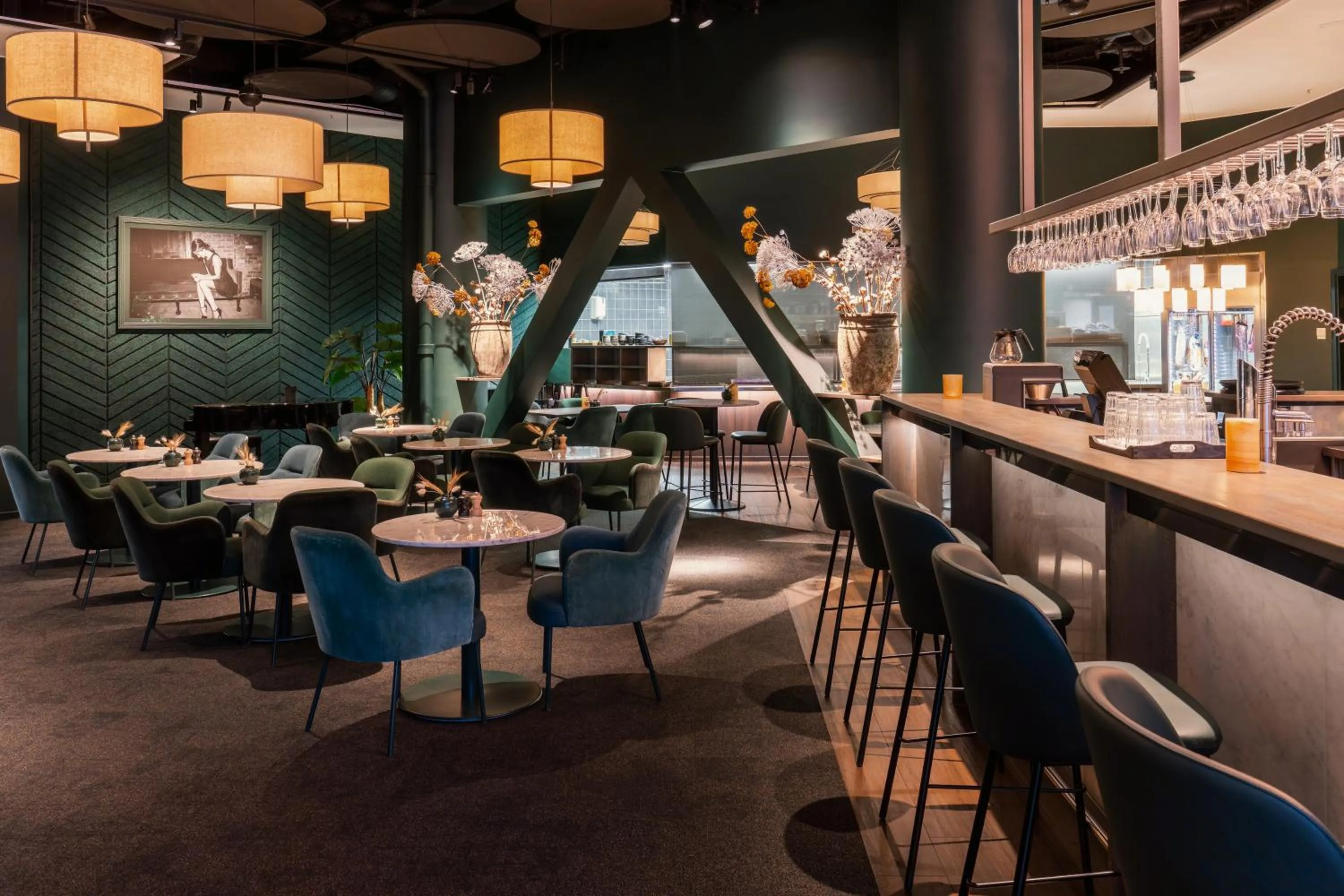 Restaurant/places to eat in Gothia Towers & Upper House