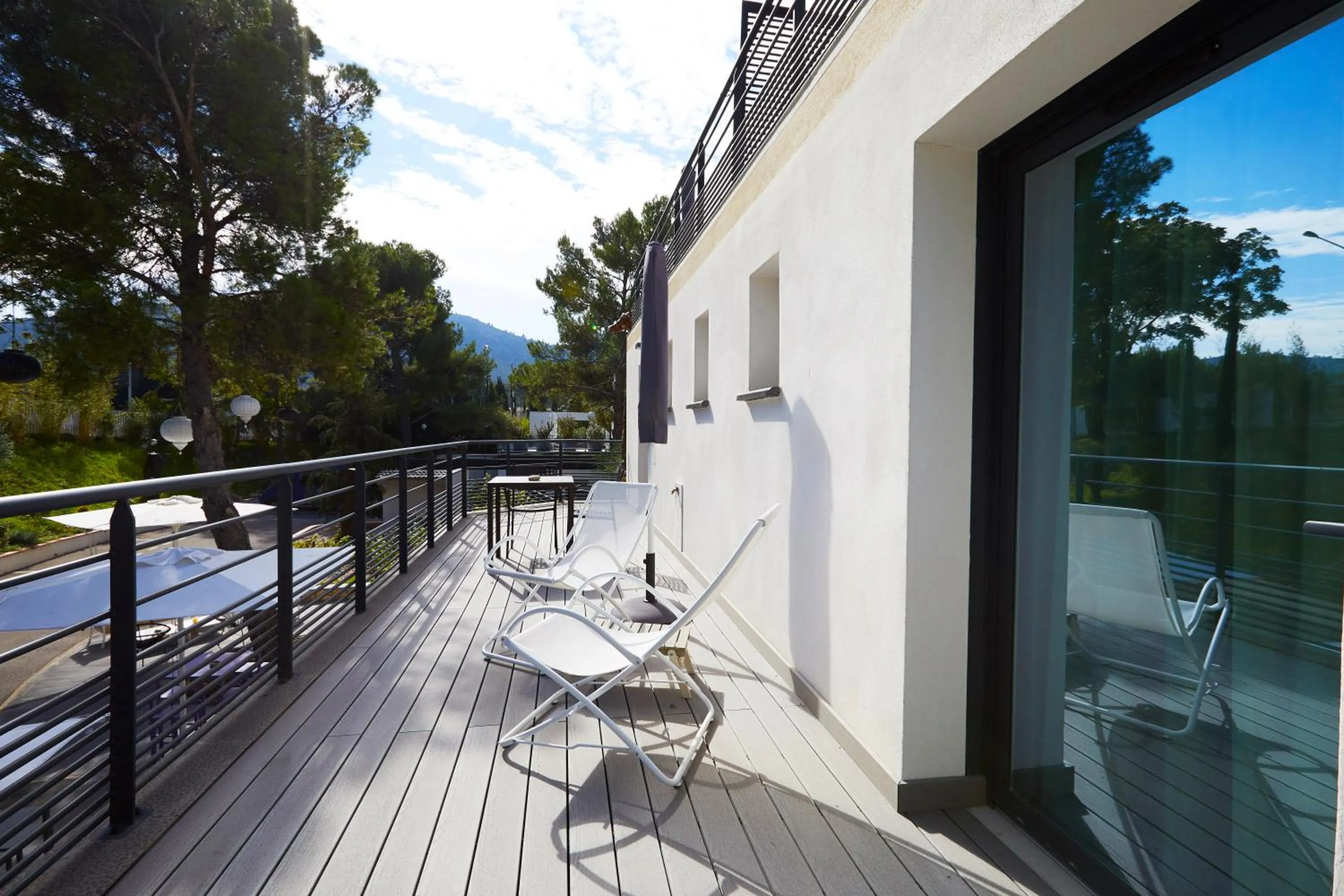 Patio in Appart' Hotel La Girafe Marseille Est - Porte d'Aubagne