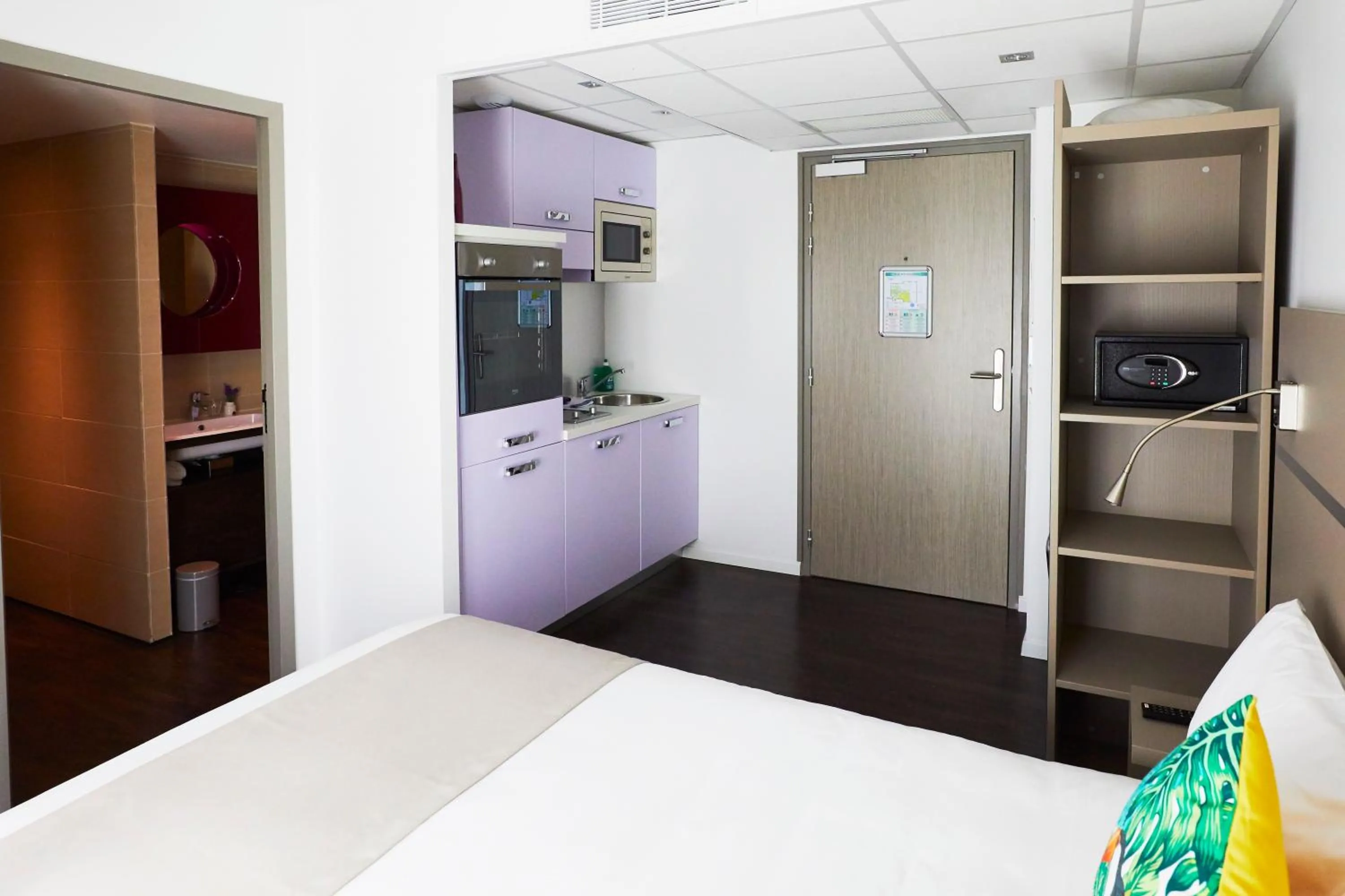 Bed in Appart' Hotel La Girafe Marseille Est - Porte d'Aubagne