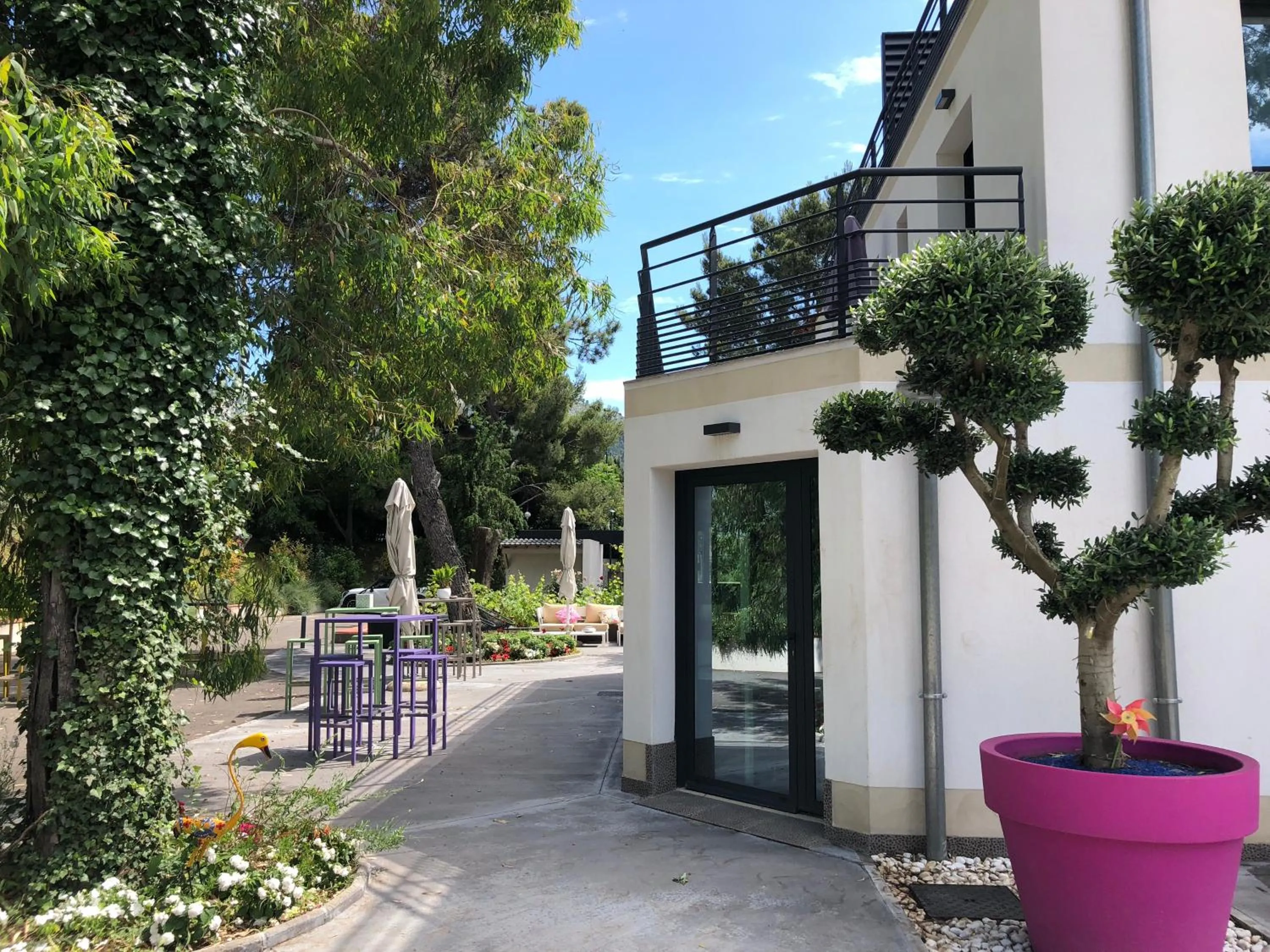 Property building in Appart' Hotel La Girafe Marseille Est - Porte d'Aubagne