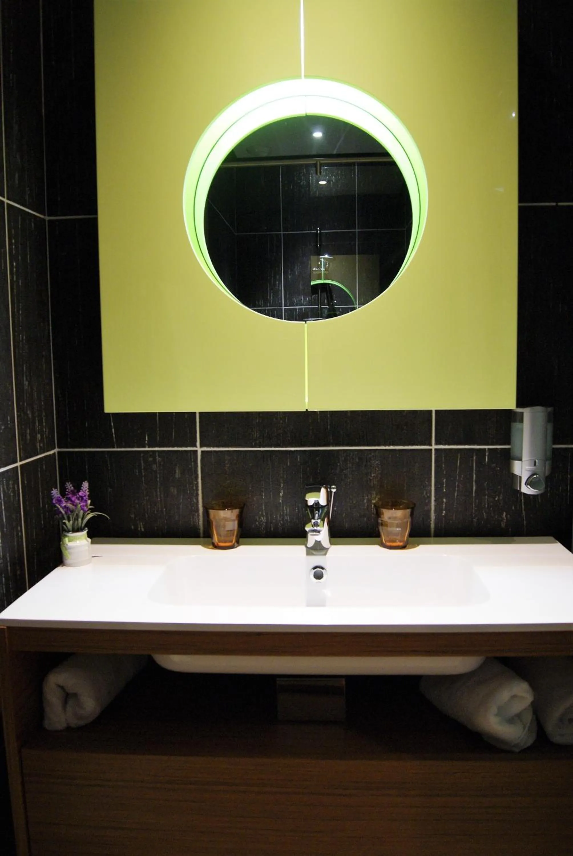 Bathroom in Appart' Hotel La Girafe Marseille Est - Porte d'Aubagne