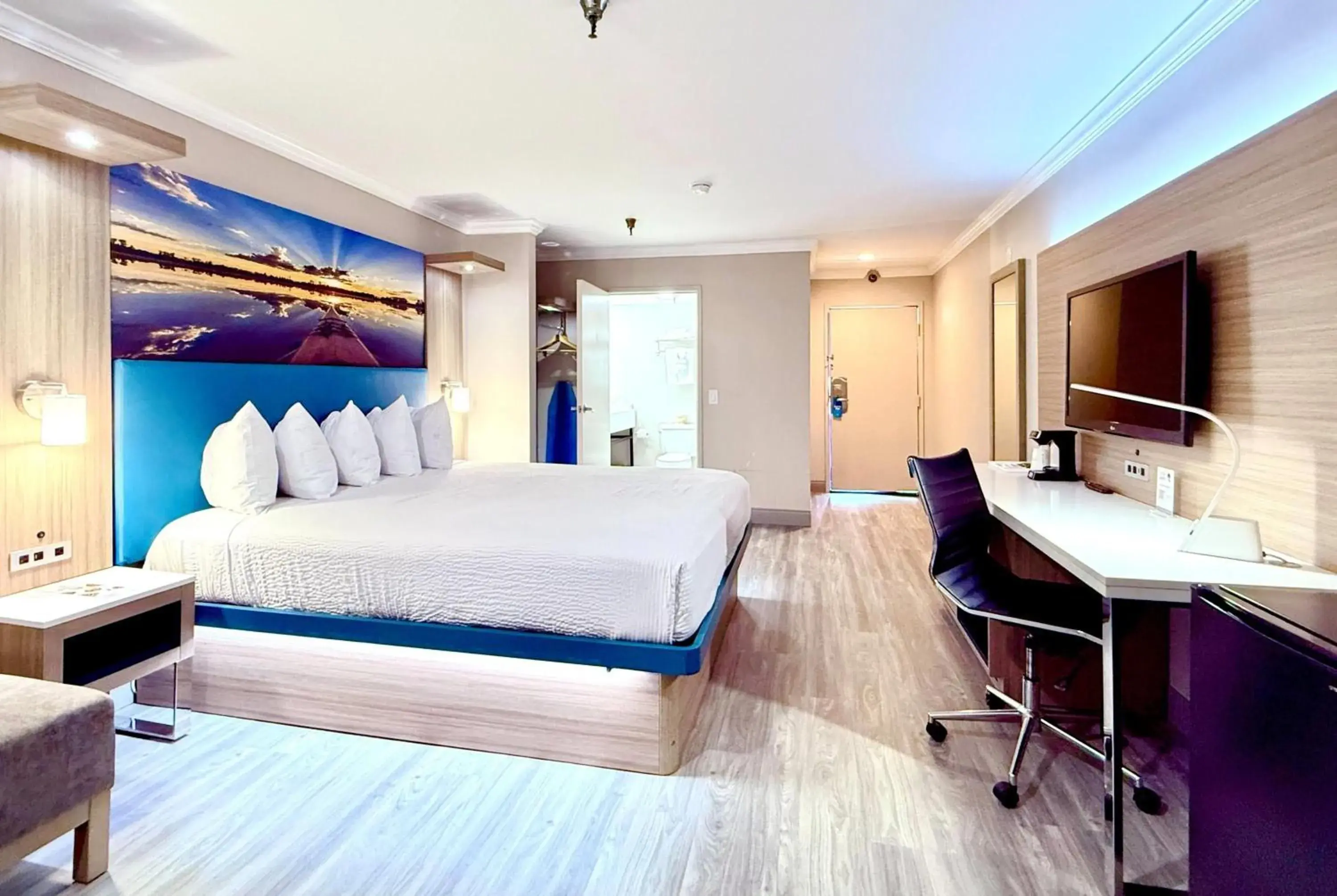 King Room -Smoking in Days Inn by Wyndham Los Angeles LAX/ Redondo&ManhattanBeach King Room -Smoking in Days Inn by Wyndham Los Angeles LAX/ Redondo&ManhattanBeach