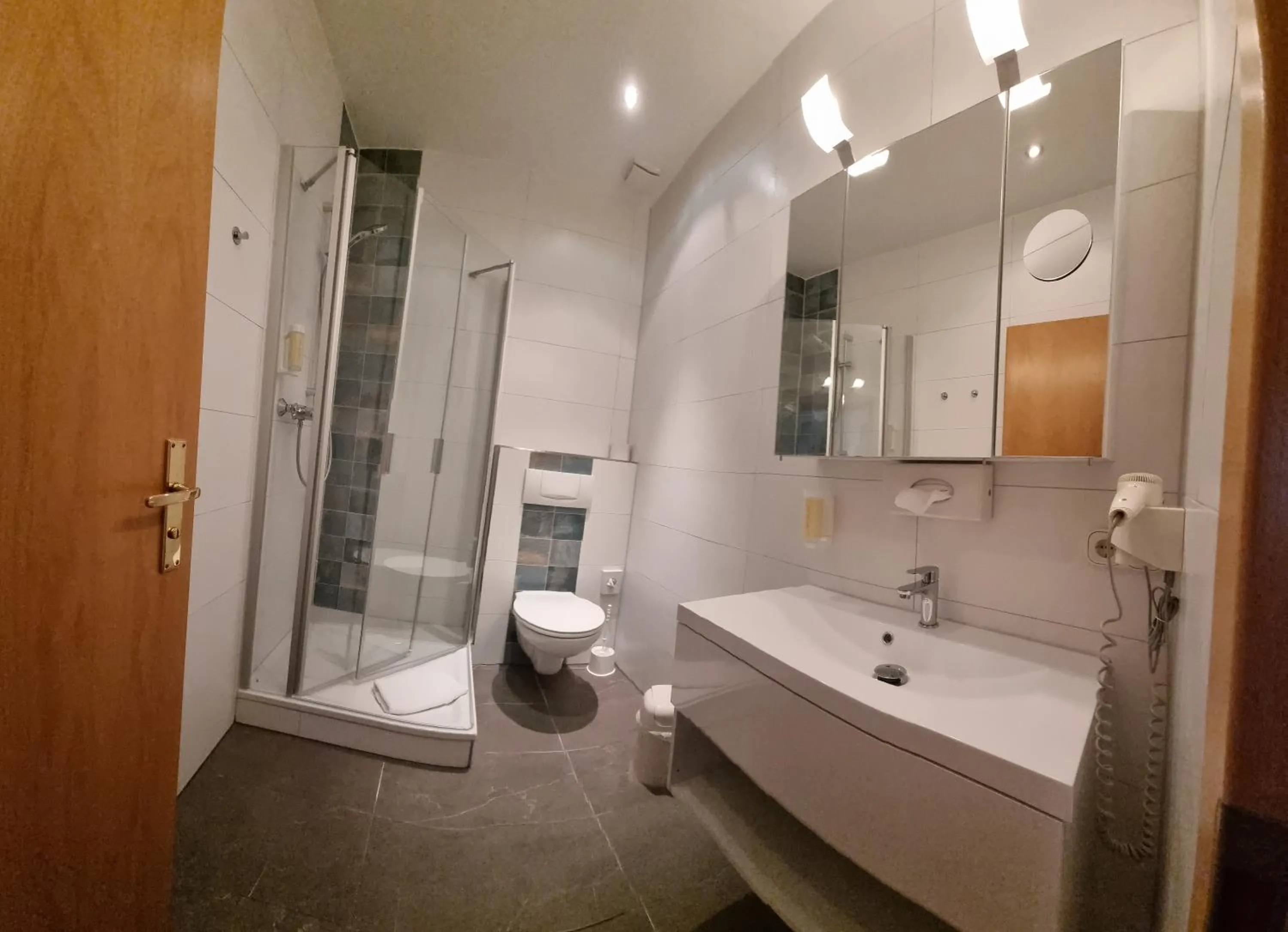 Bathroom in Kräuterhotel & Restaurant Heidejäger