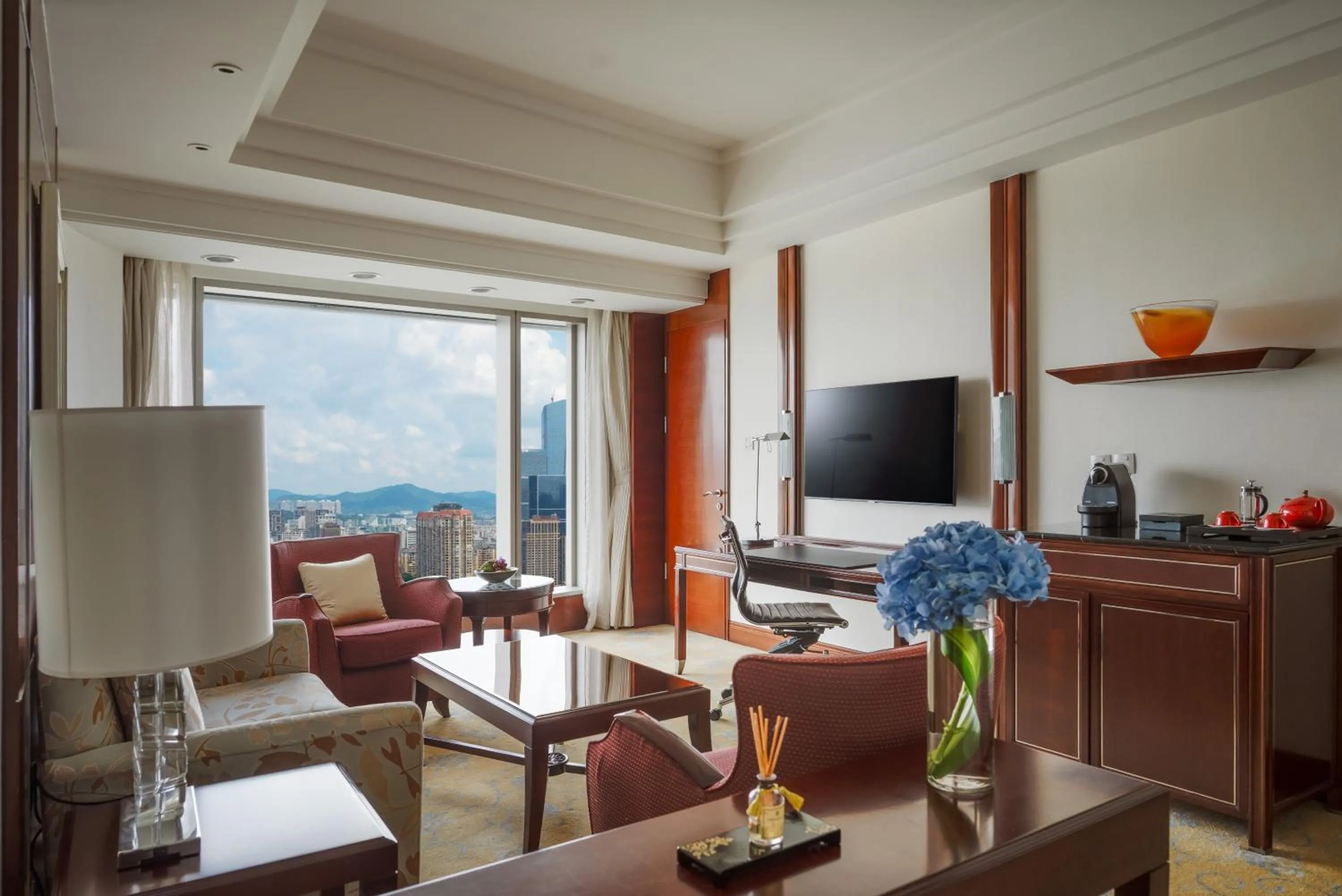 Living room in Shangri-La Guangzhou
