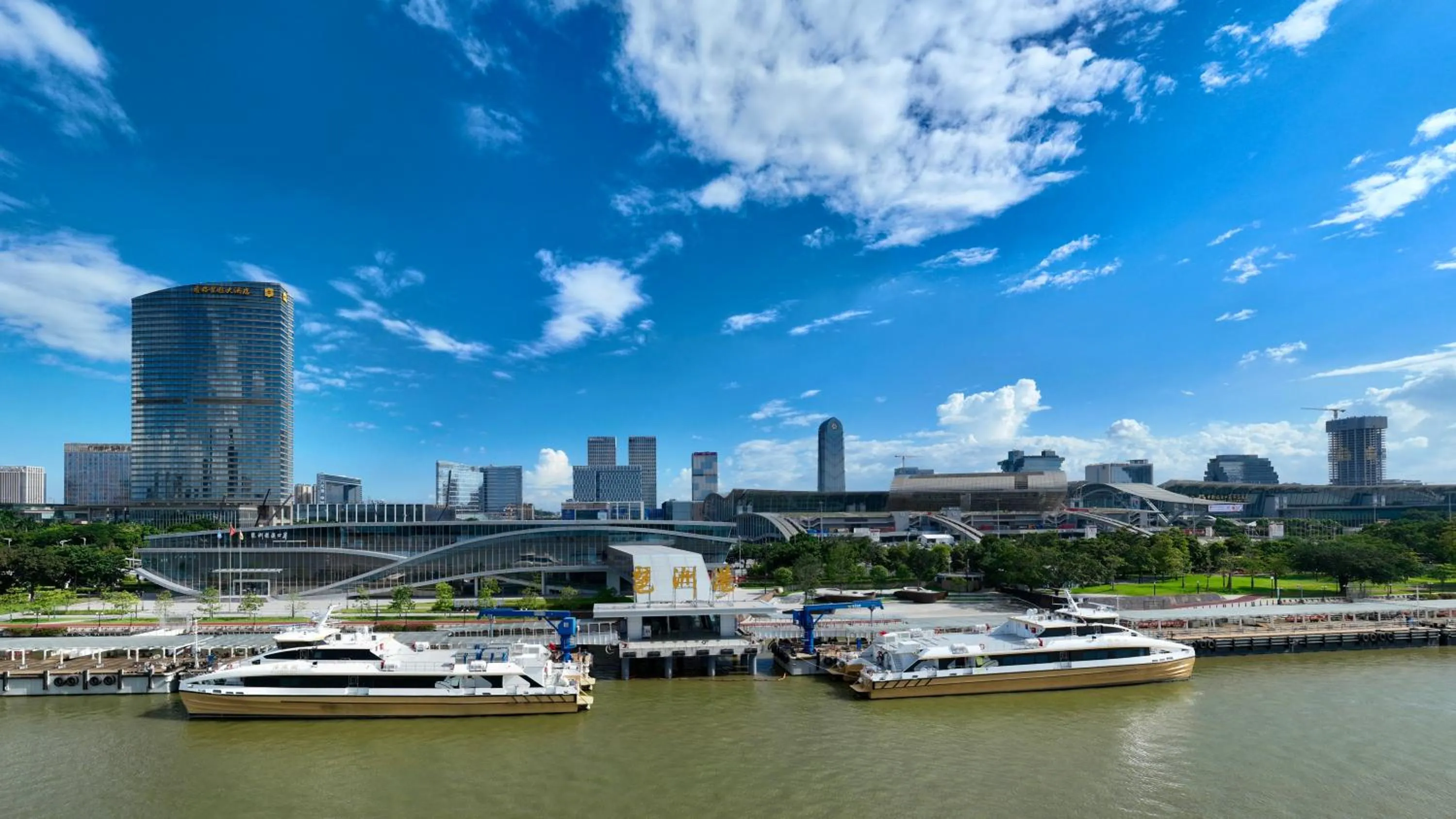 Nearby landmark in Shangri-La Guangzhou