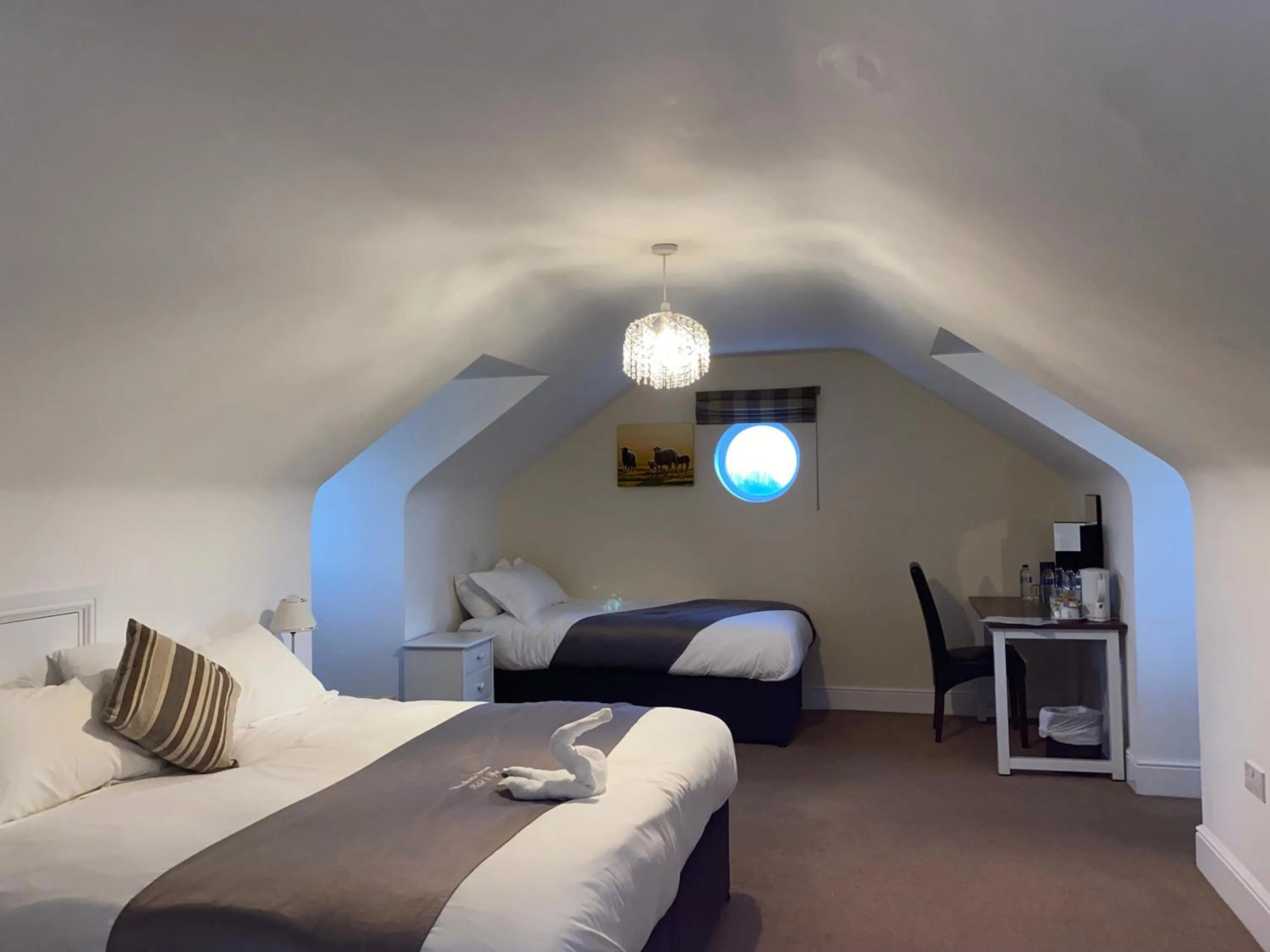 Photo of the whole room, Bed in Woodhouse Farm Lodge