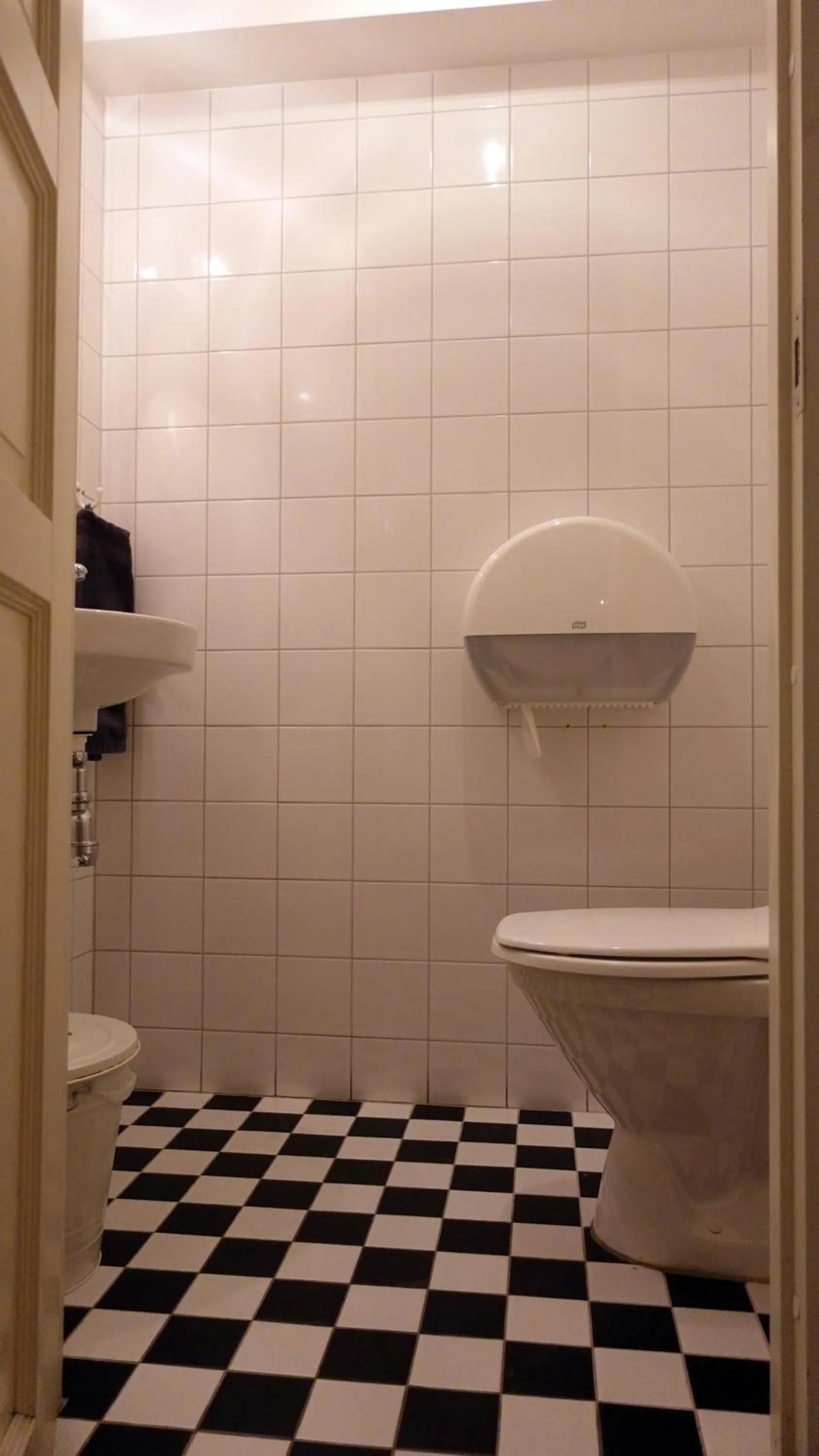 Bathroom in City Backpackers Hostel