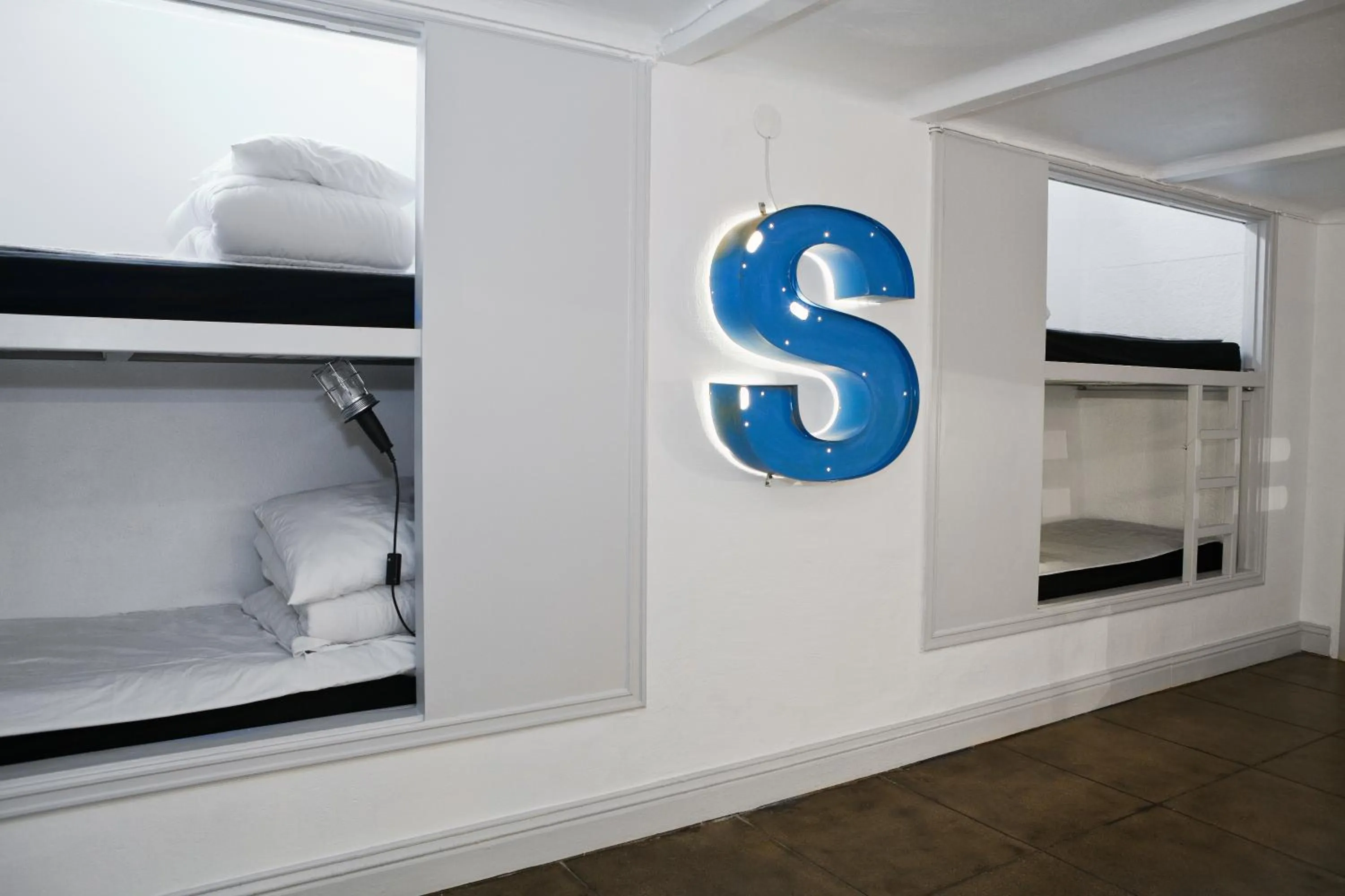 Bedroom, Bed in City Backpackers Hostel