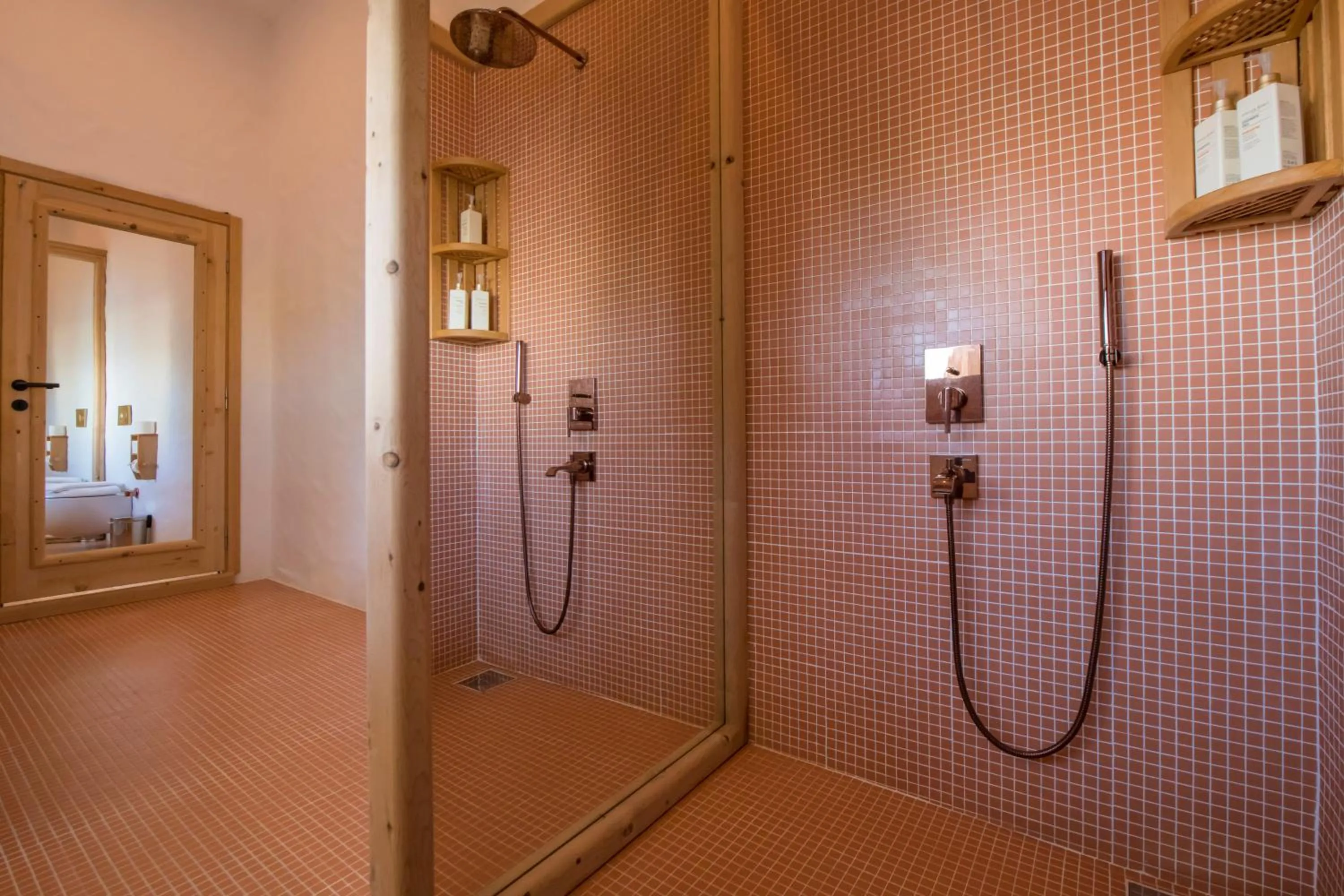 Shower in Seaview Faralya