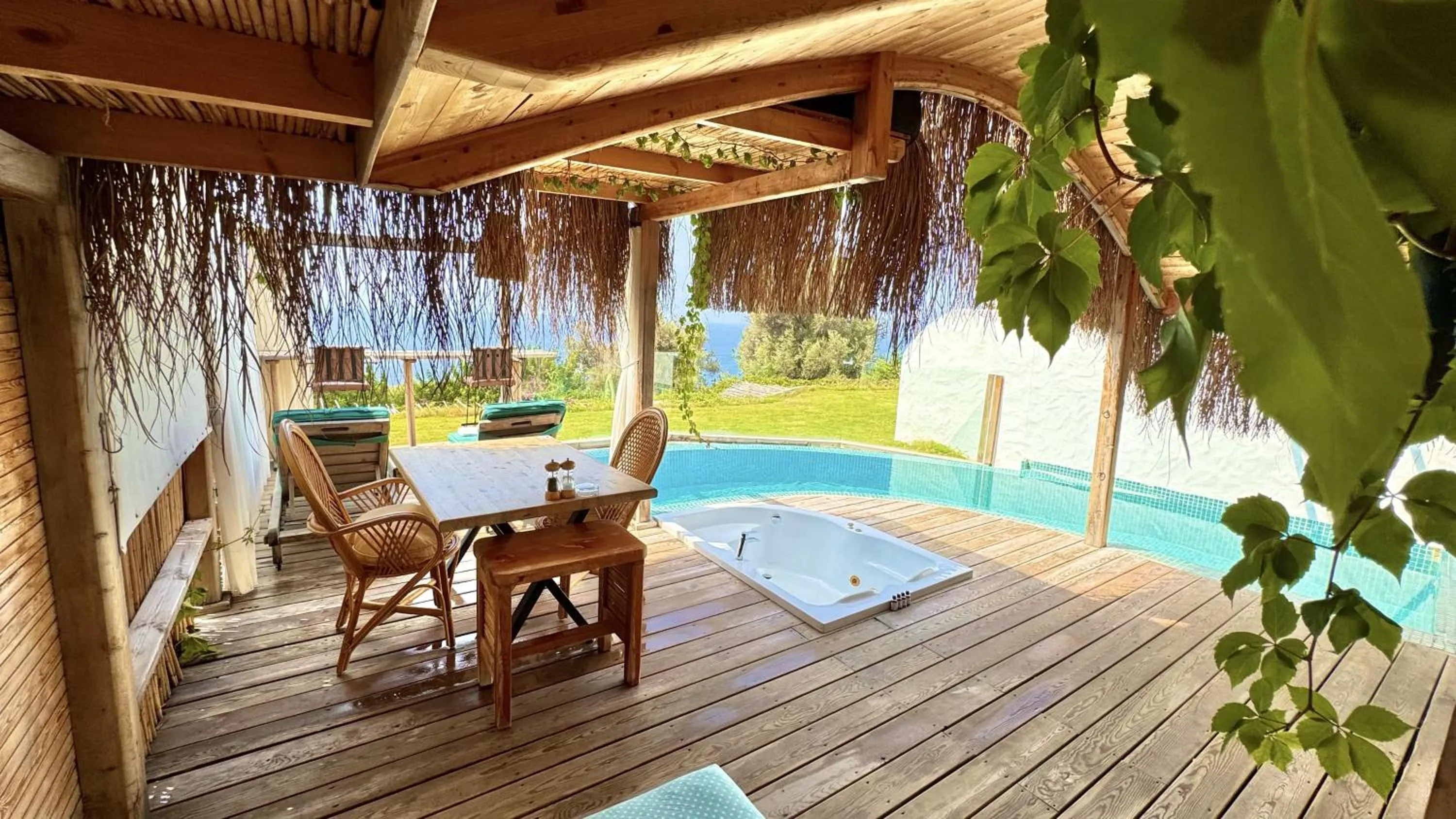 Patio in Seaview Faralya