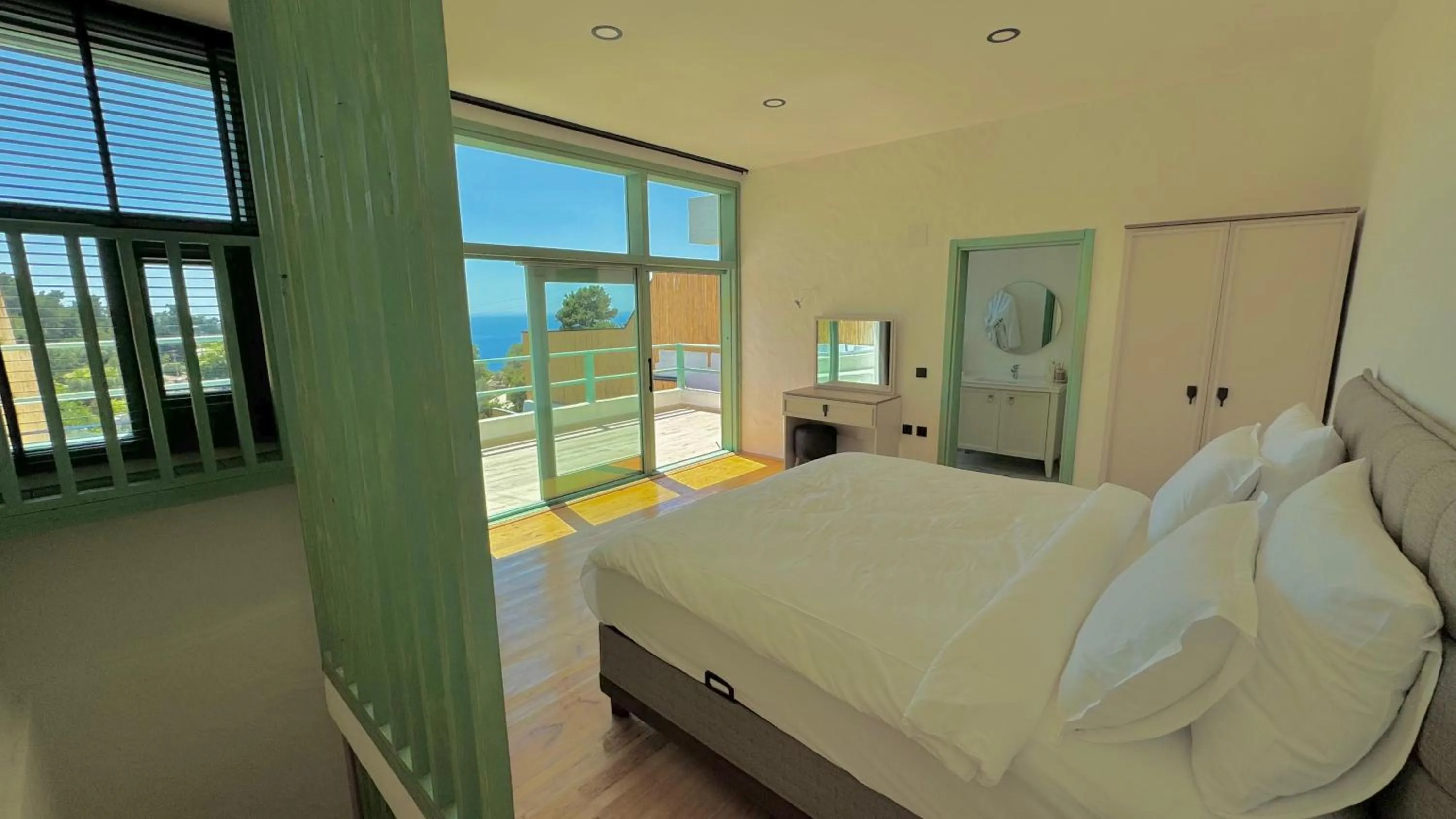 Bed in Seaview Faralya