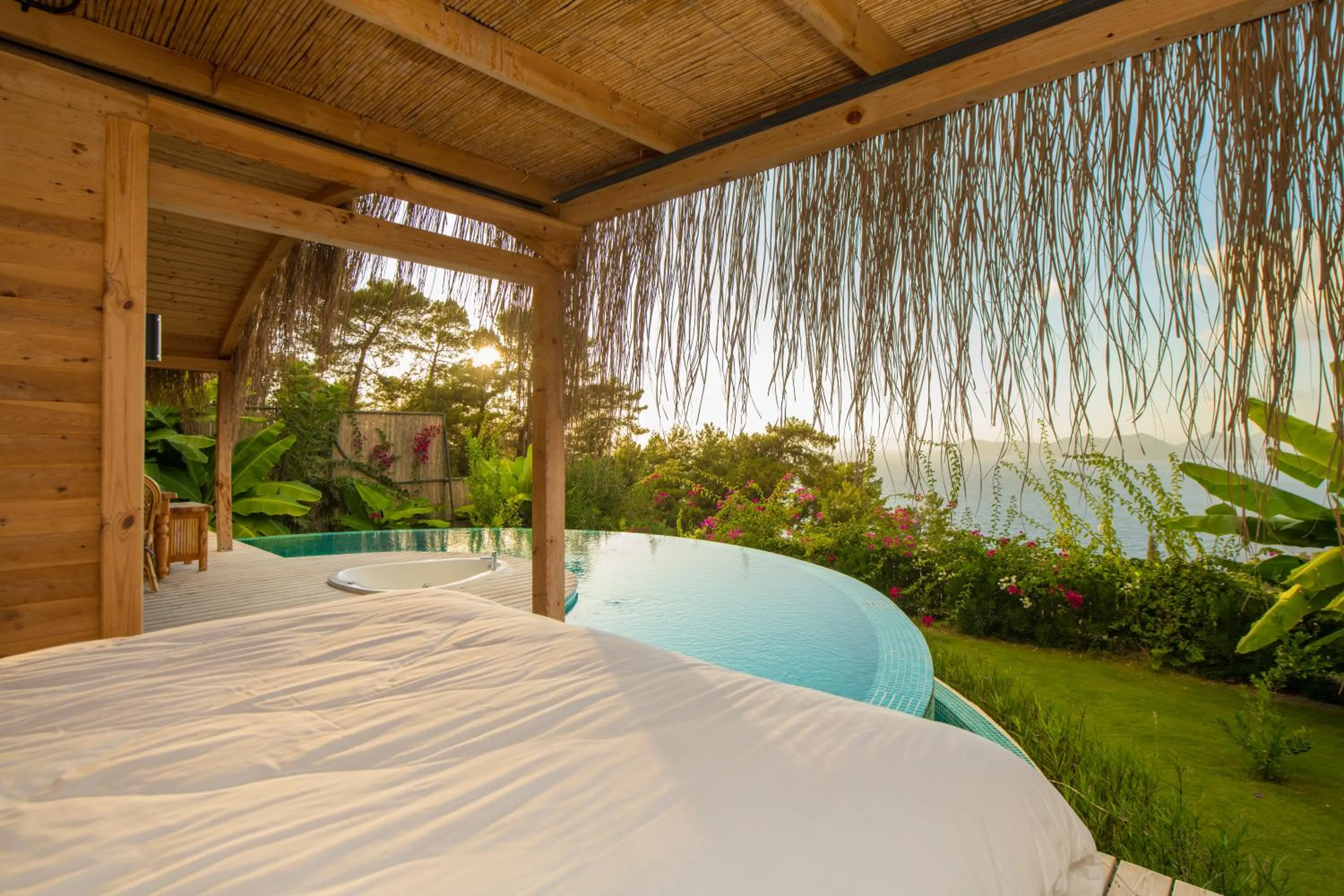 Patio in Seaview Faralya