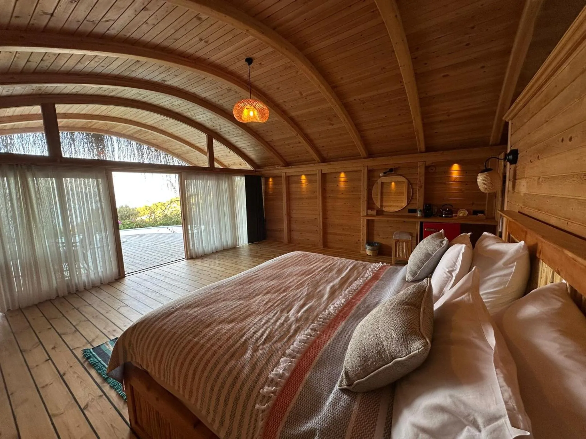 Photo of the whole room, Bed in Seaview Faralya