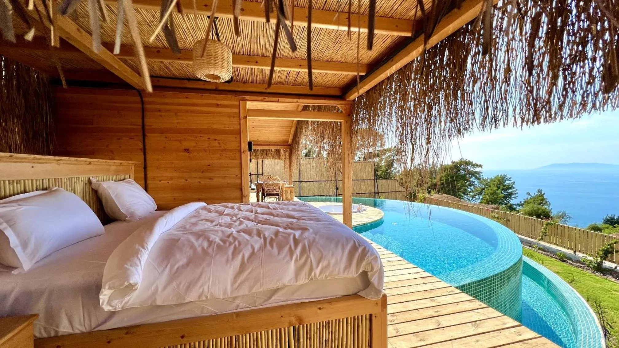 Balcony/Terrace, Bed in Seaview Faralya