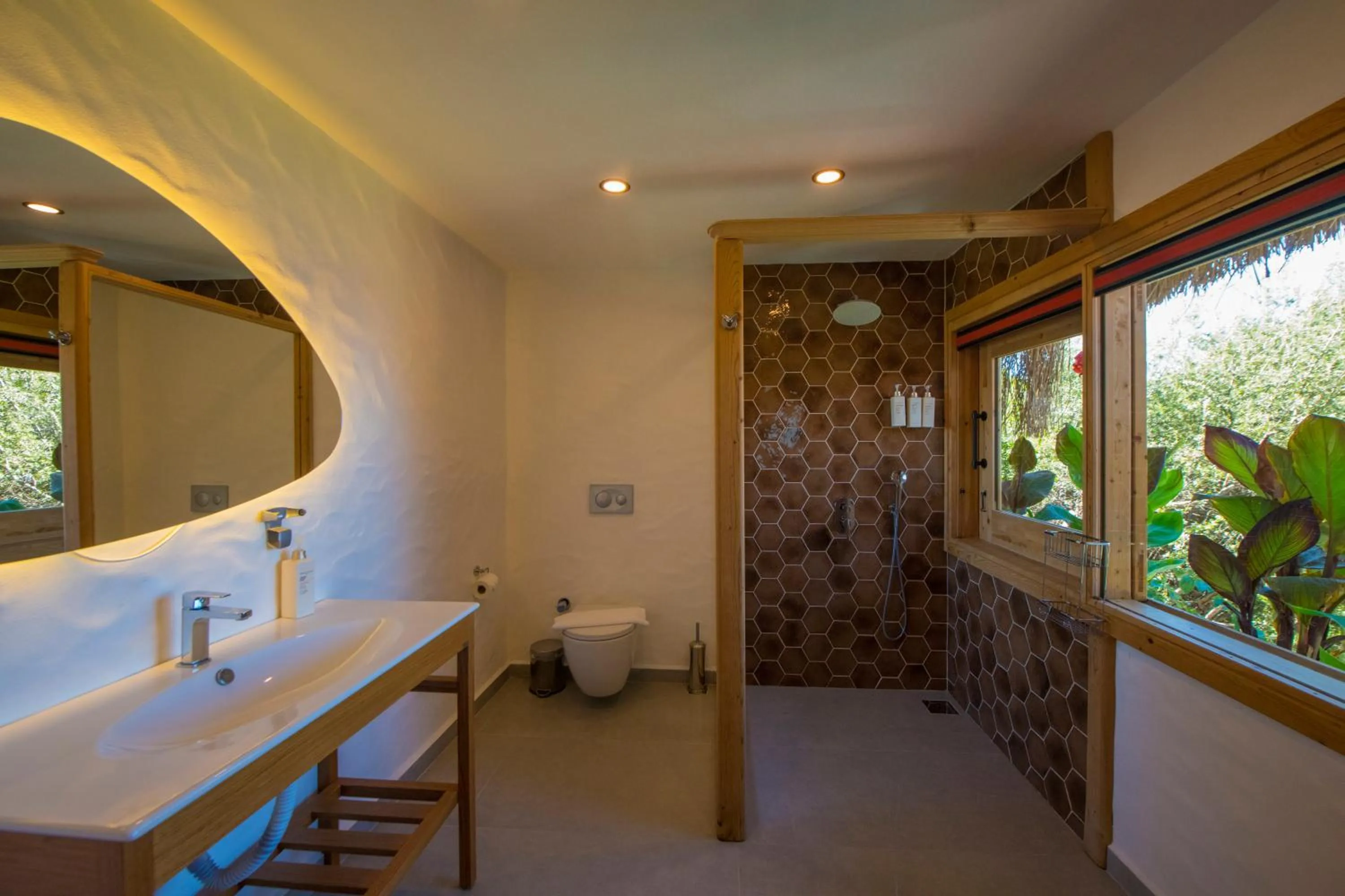 Shower in Seaview Faralya