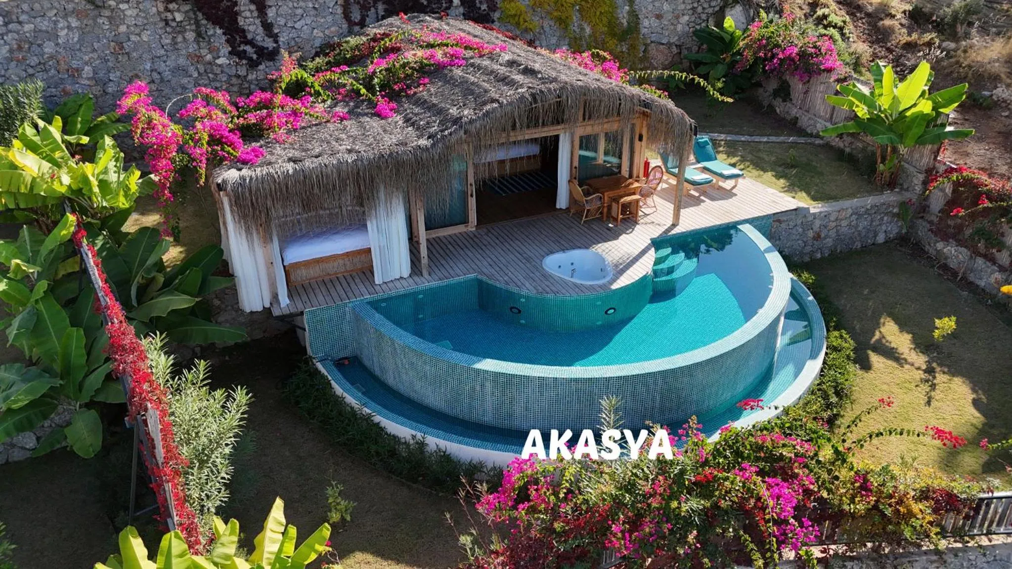 Photo of the whole room in Seaview Faralya