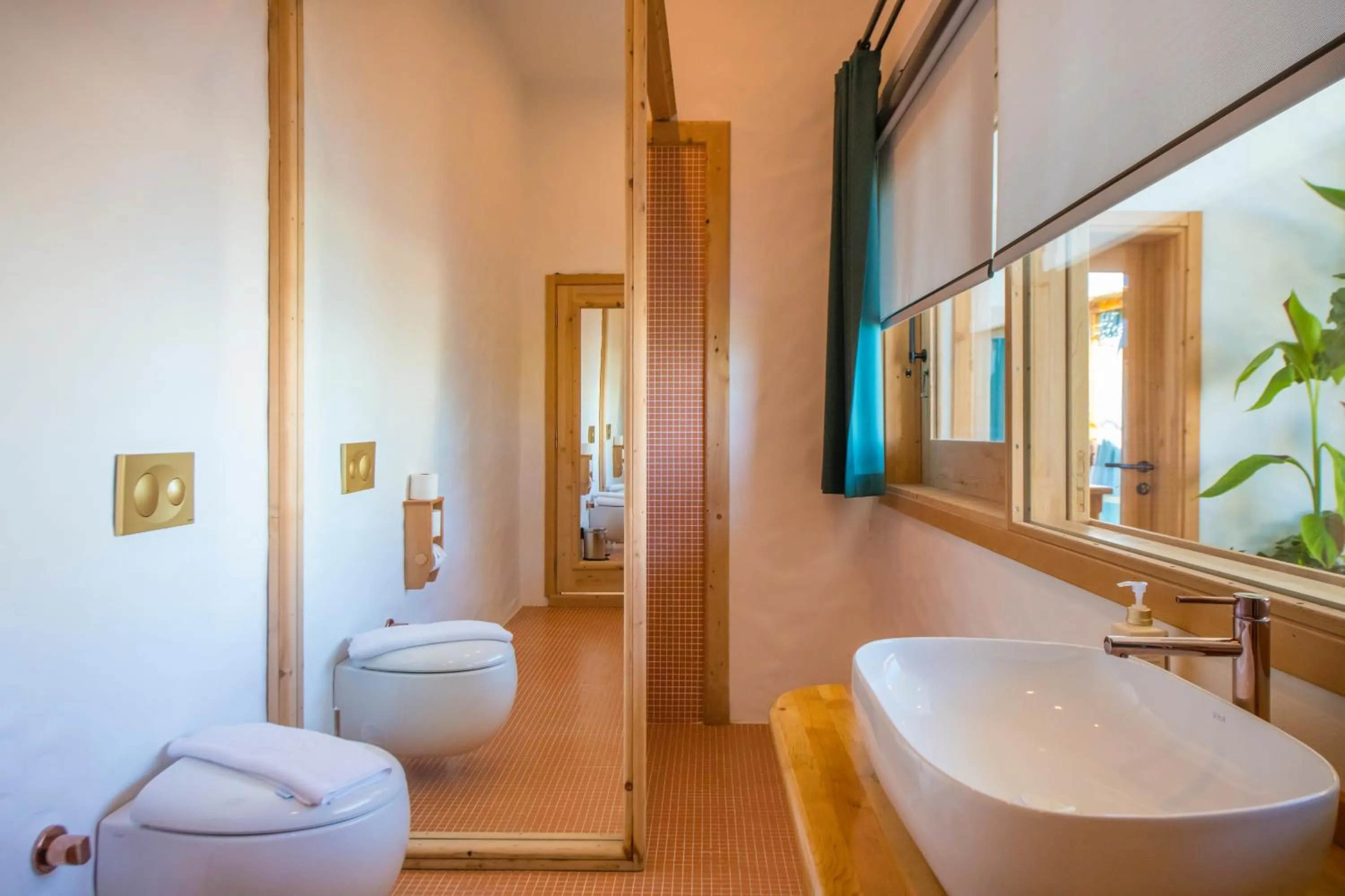 Shower in Seaview Faralya