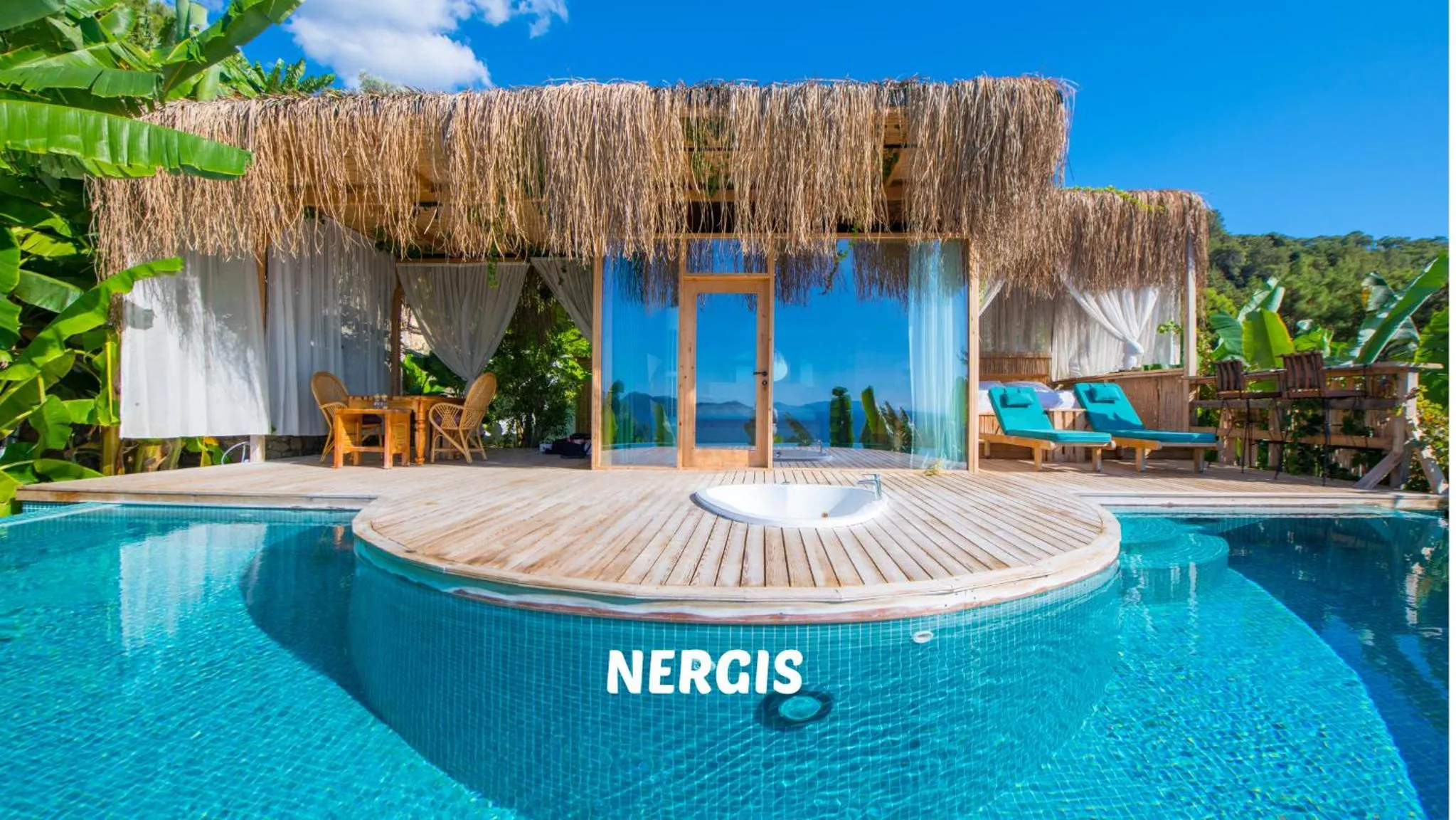 Photo of the whole room in Seaview Faralya