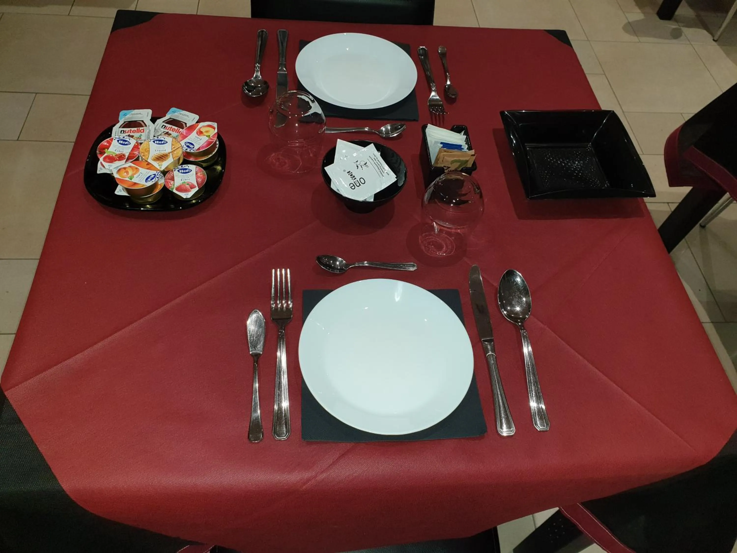 Breakfast in Villa Eden