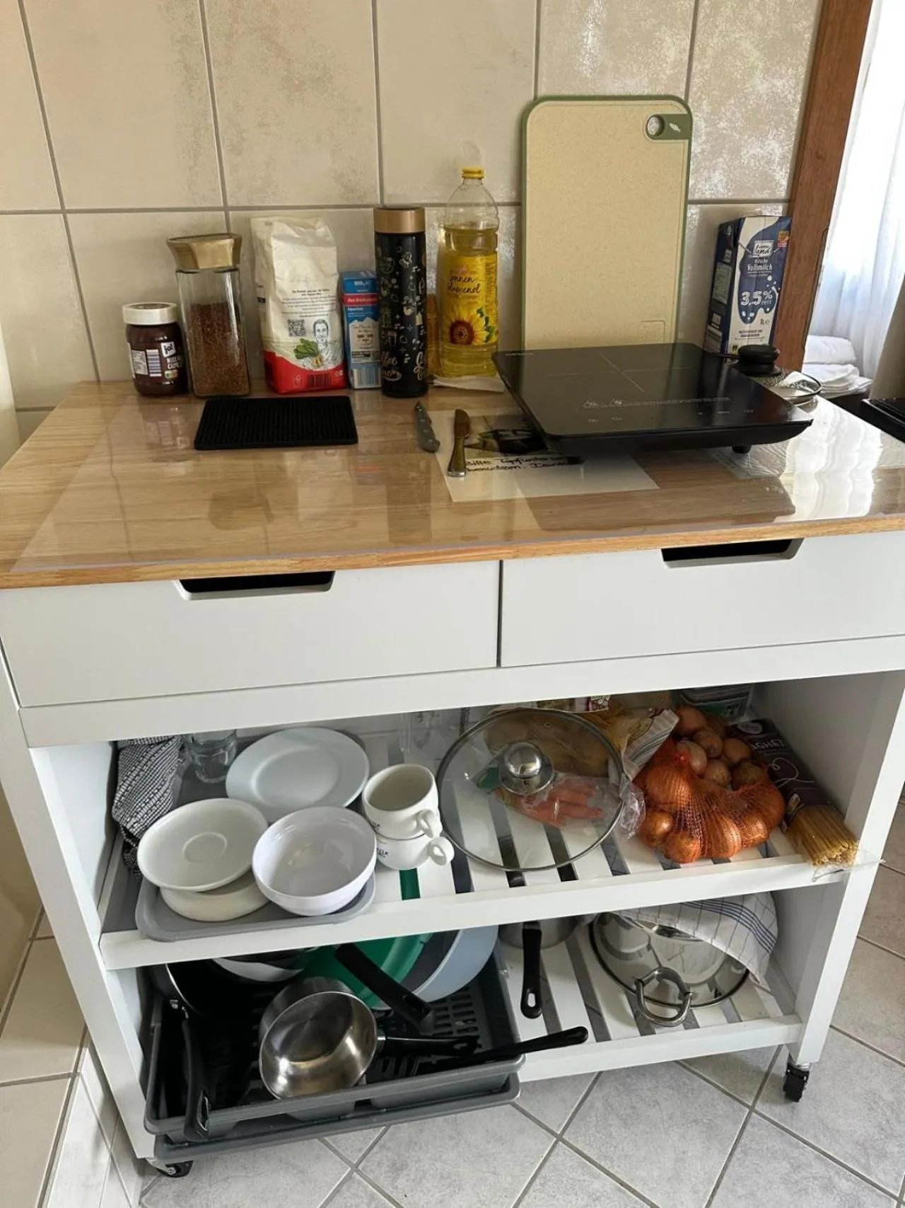 stove in Kemnater Hof Apartments SELF-CHECK-IN