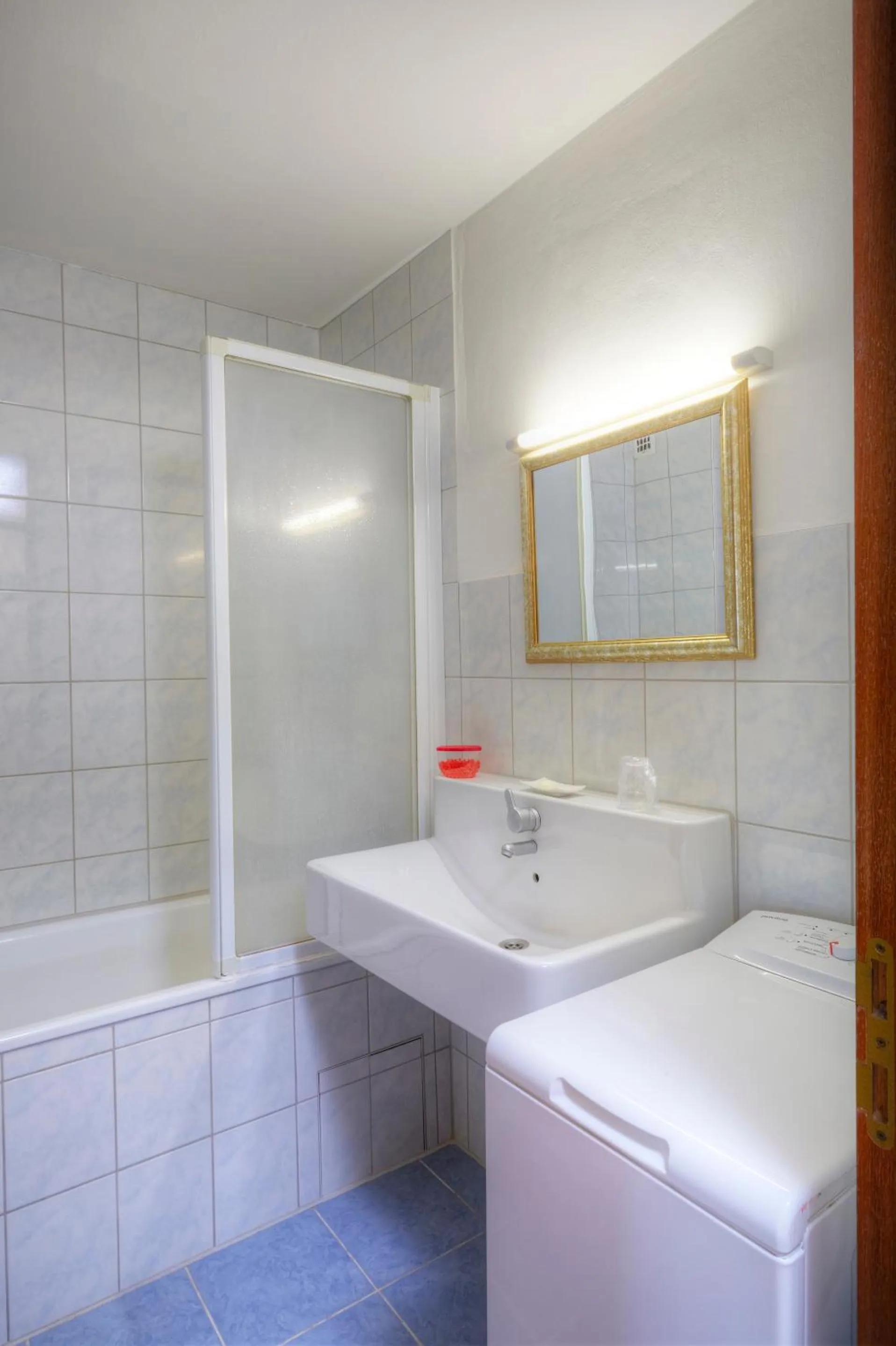 Bathroom in Kemnater Hof Apartments SELF-CHECK-IN