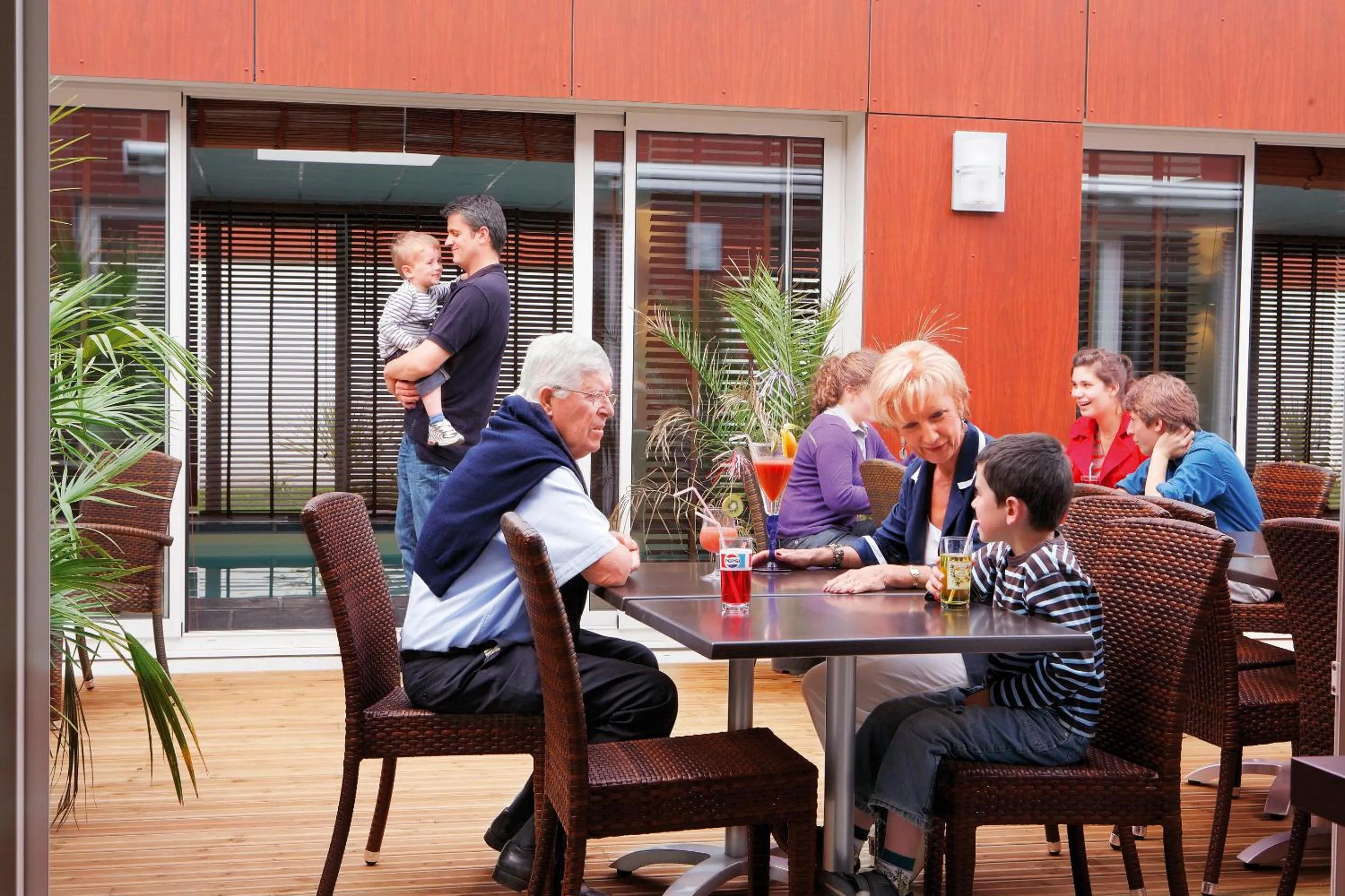 People in ibis Styles Morlaix