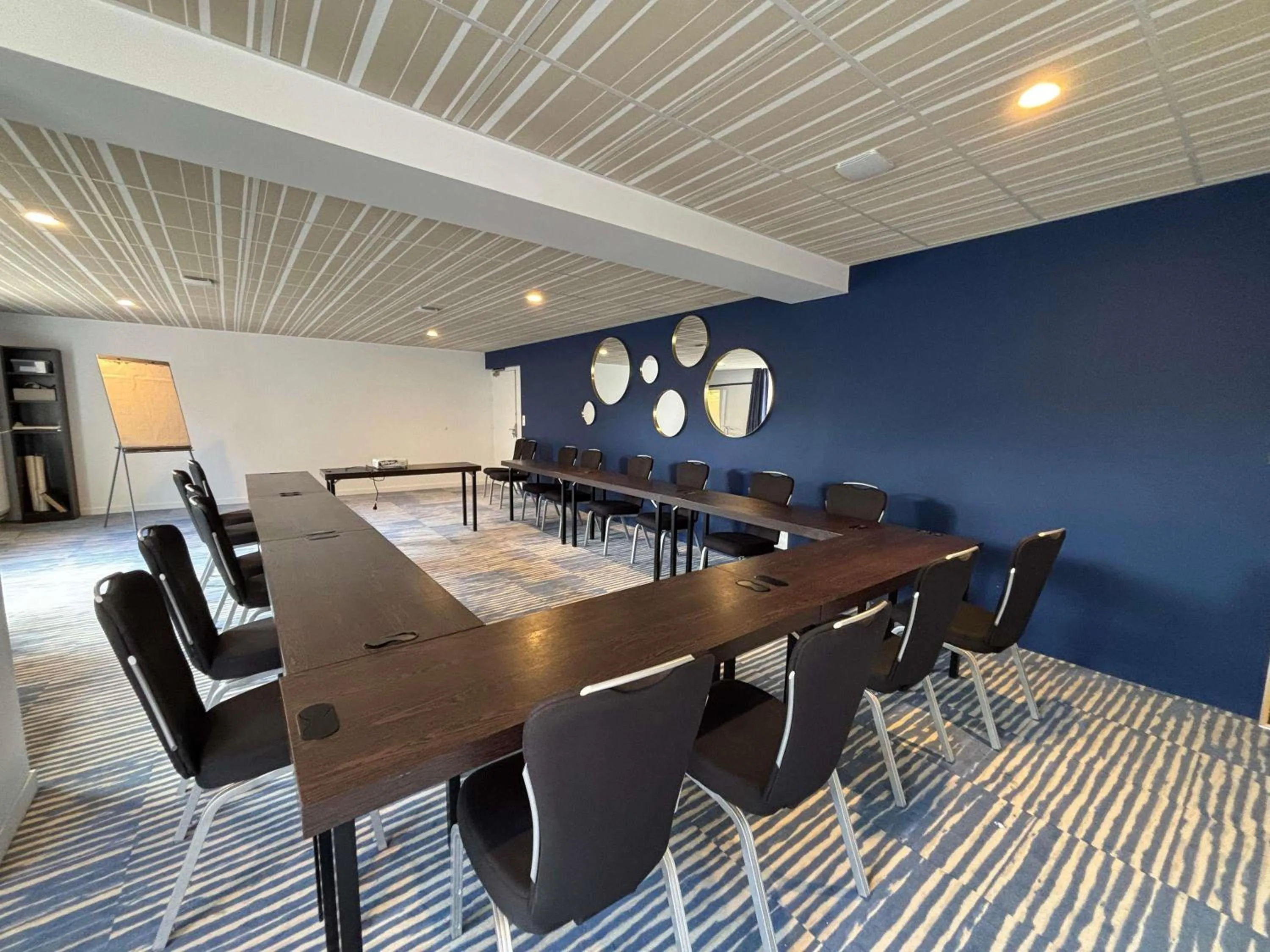 Meeting/conference room in ibis Styles Morlaix