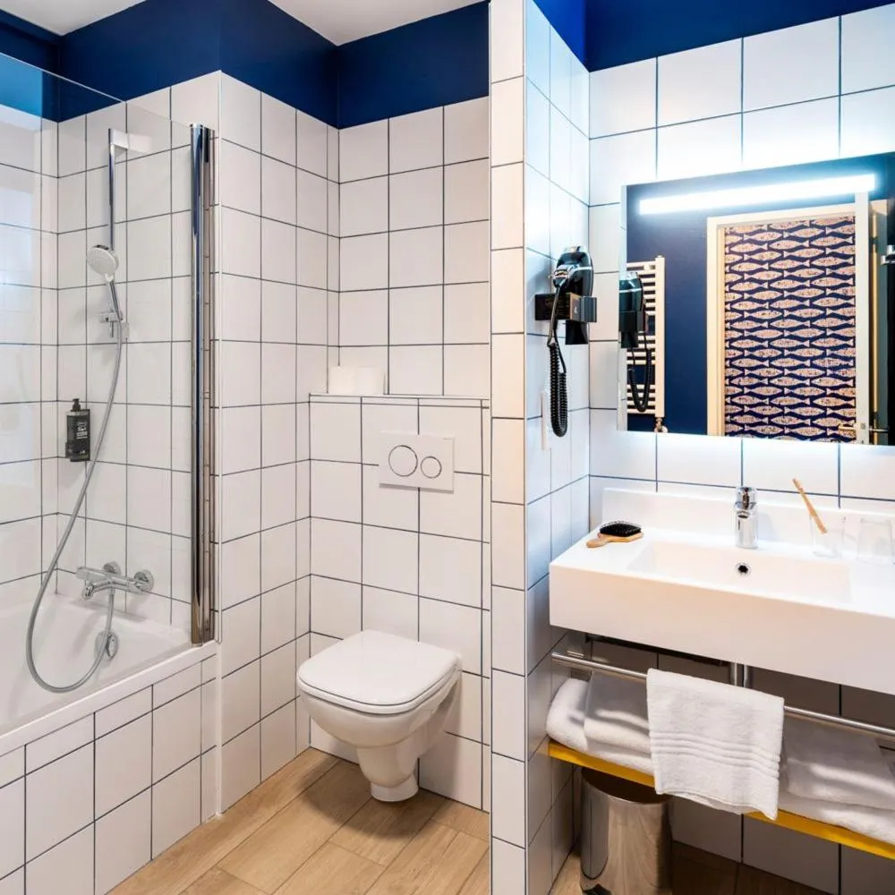 Bathroom in ibis Styles Morlaix