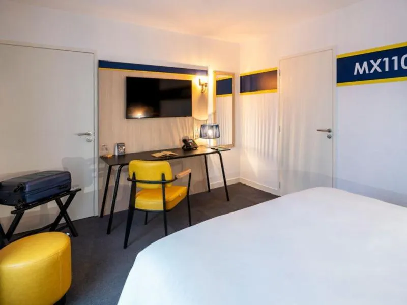 Photo of the whole room, Bed in ibis Styles Morlaix