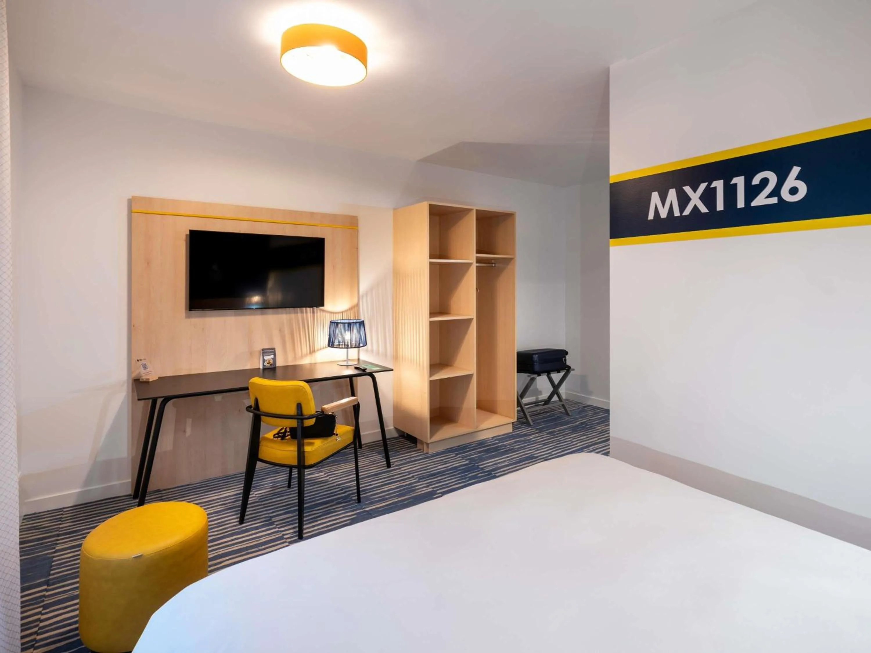 Bedroom, Bed in ibis Styles Morlaix