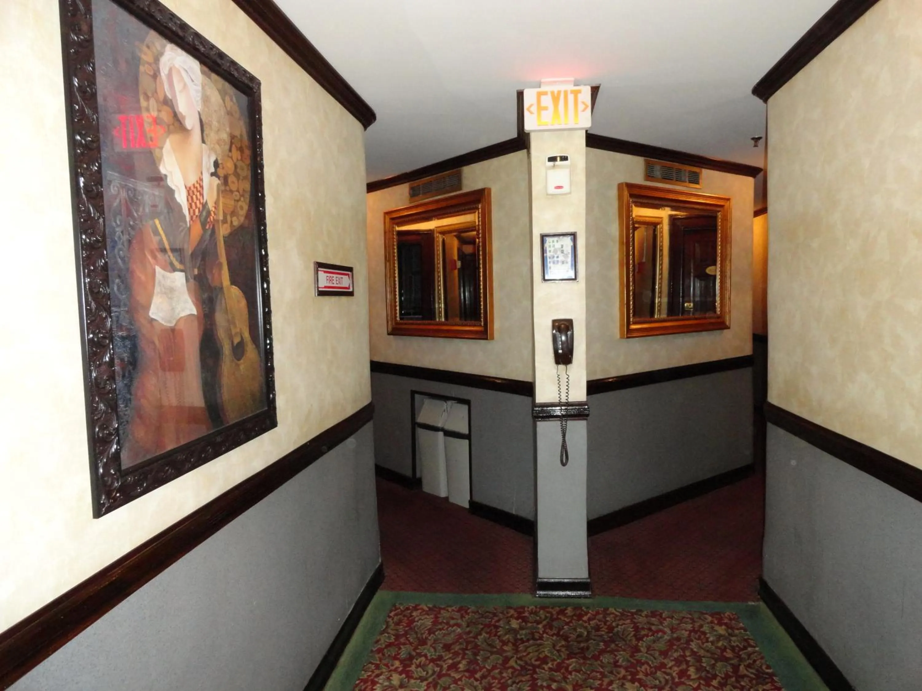 Decorative detail in Hotel 31 Extended Stay