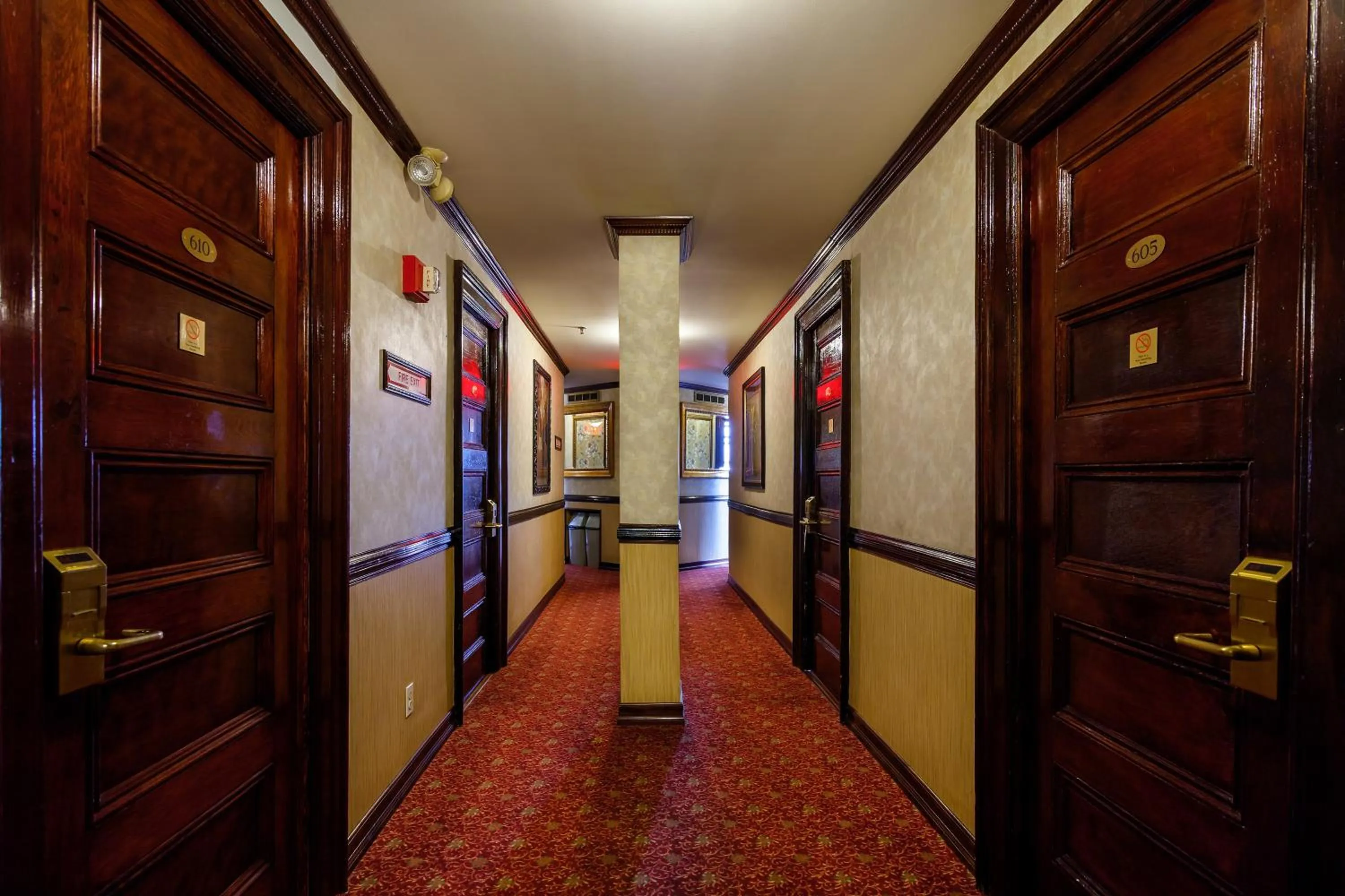 Decorative detail in Hotel 31 Extended Stay